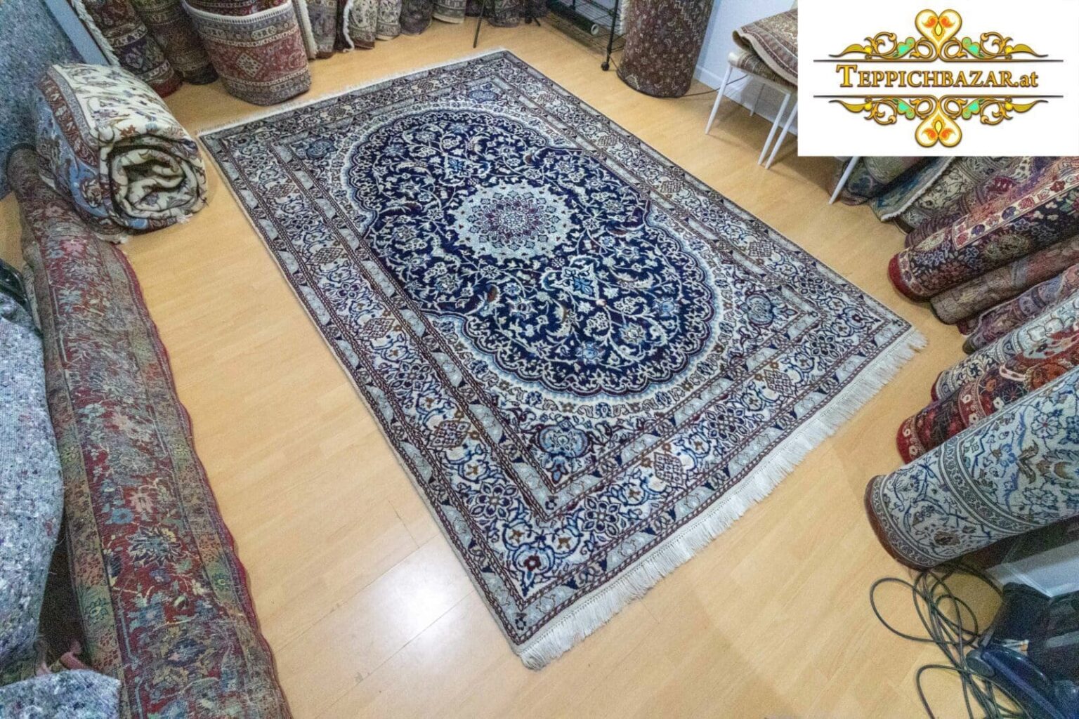 Perserteppich Nain 305 x 205 cm Seide handgeknüpft (Verkauft)