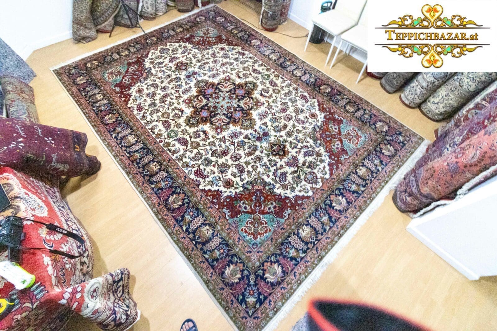 Perserteppich Isfahan ca. 360x260 cm handgeknüpft (Verkauft)