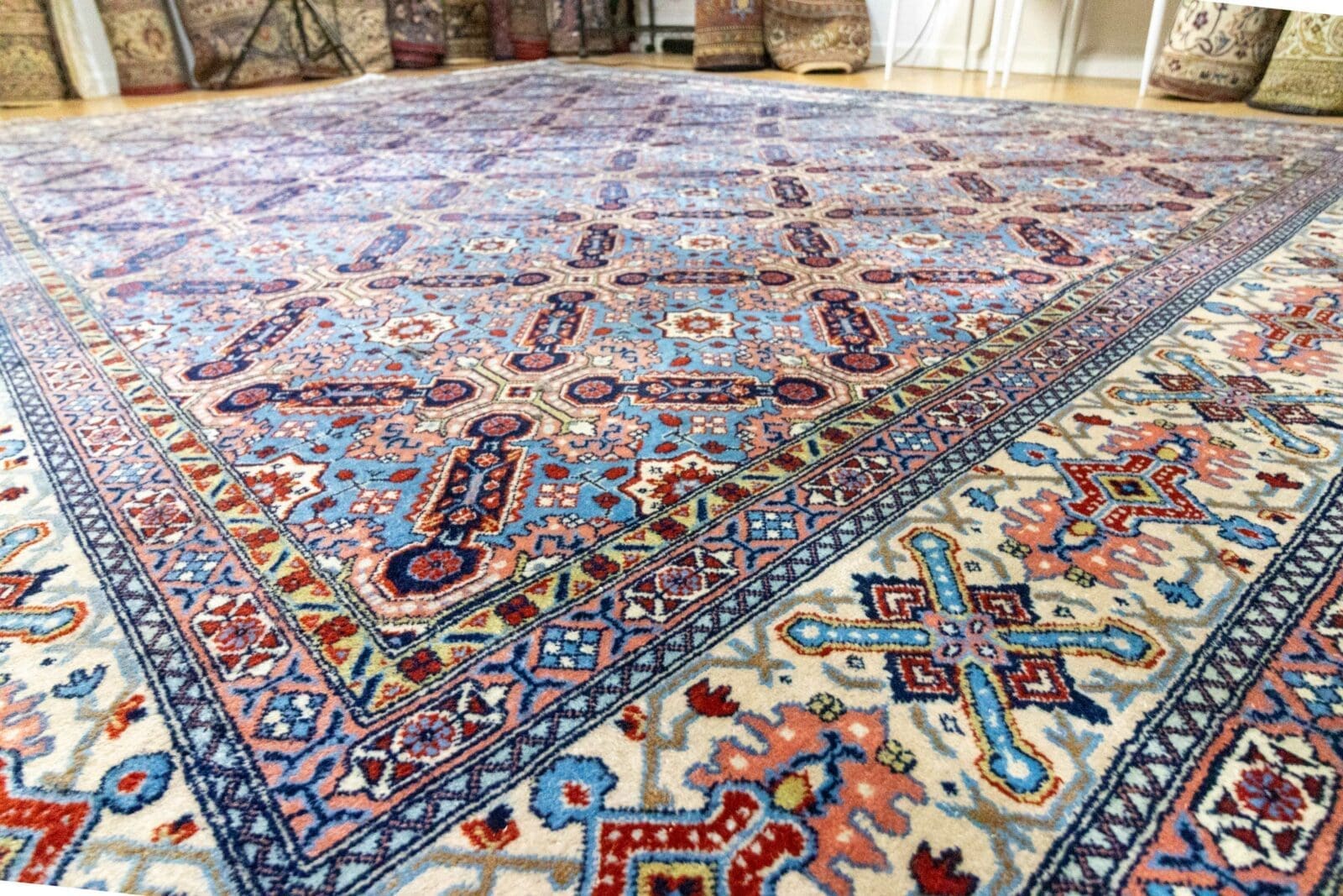 Perserteppich Täbriz ca. 340 x 253 cm handgeknüpft (Verkauft)
