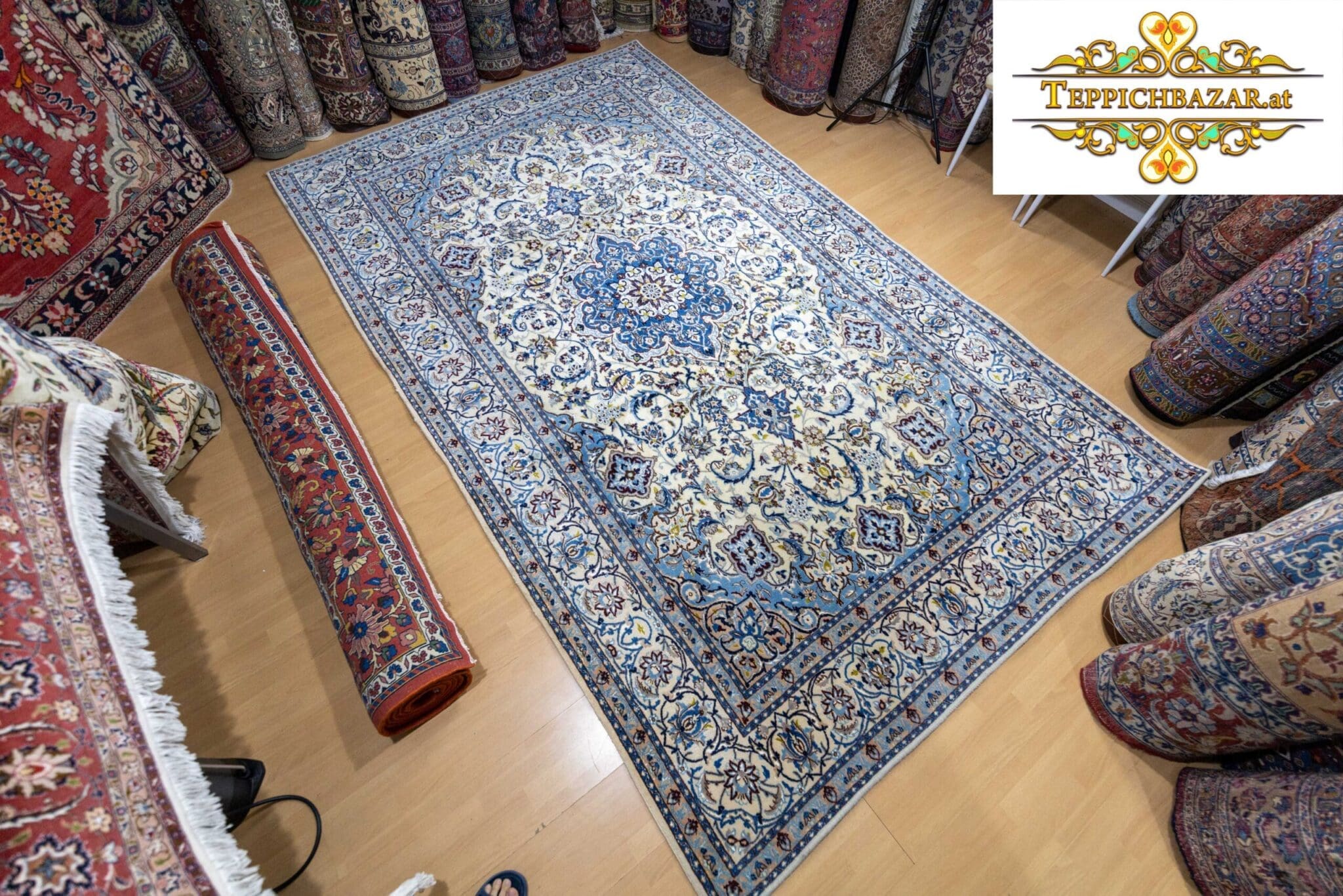 teppichladen-teppichbazar-orientteppich-perserteppich-wien-2-of-34-1-scaled Perserteppich Nain ca. 345 x 208 cm Wolle handgeknüpft (Verkauft)