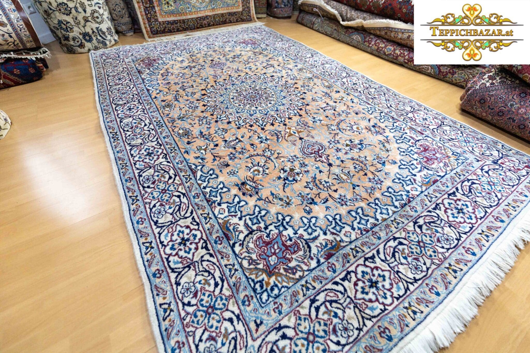 Perserteppich Nain 296 x 193 cm Wolle handgeknüpft