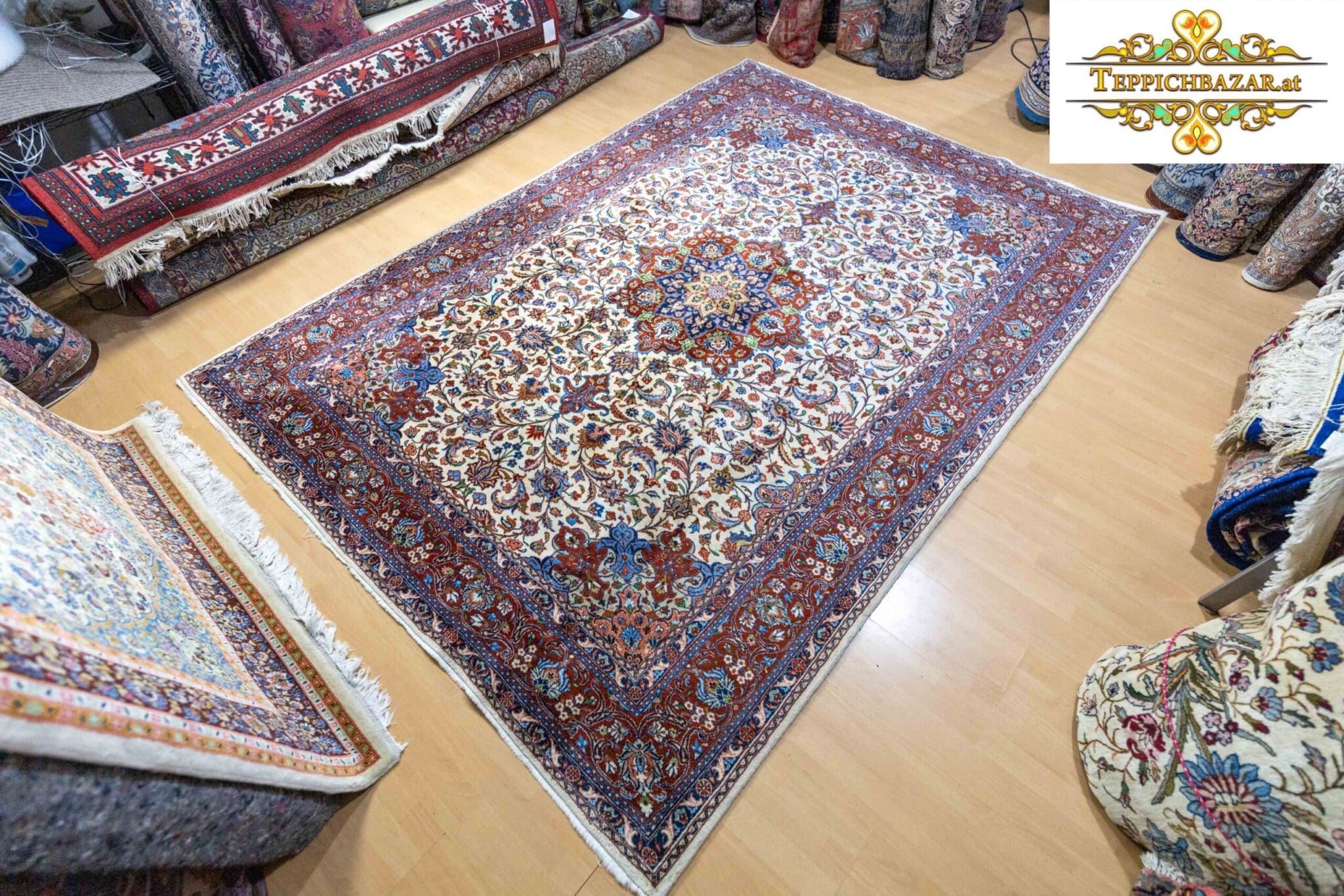 Perserteppich Isfahan 291 x 209 cm Wolle handgeknüpft (Verkauft)