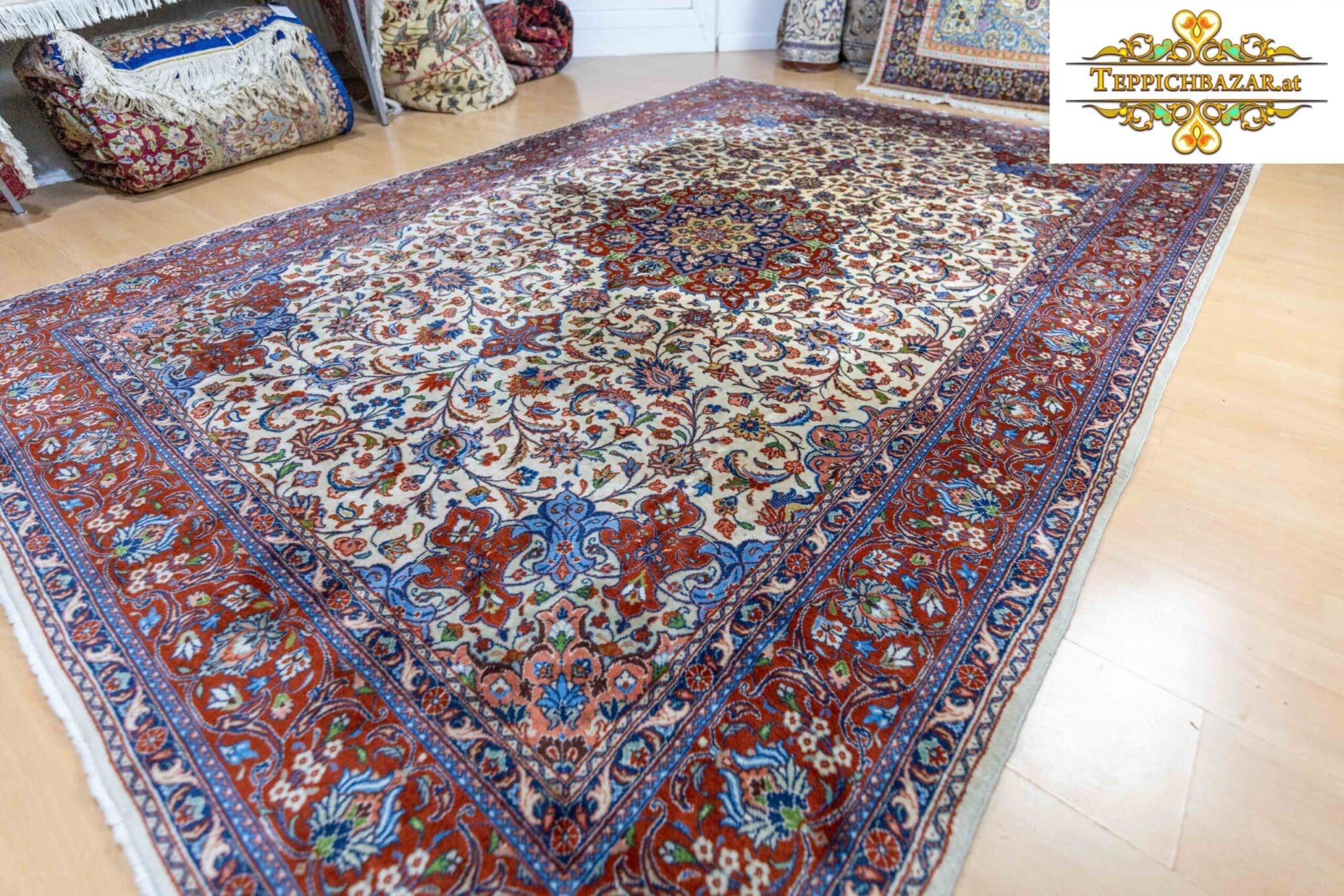 Perserteppich Isfahan 291 x 209 cm Wolle handgeknüpft (Verkauft)