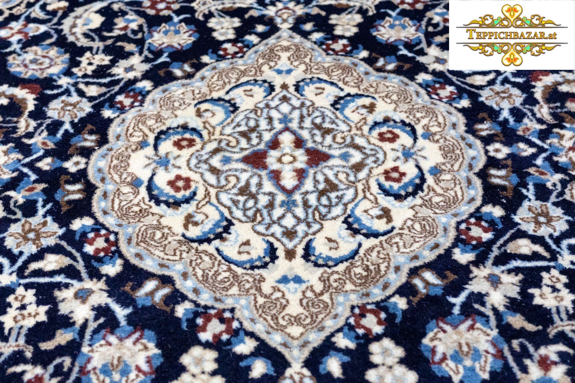 Perserteppich Nain 294 x 187 cm Wolle handgeknüpft (Verkauft)