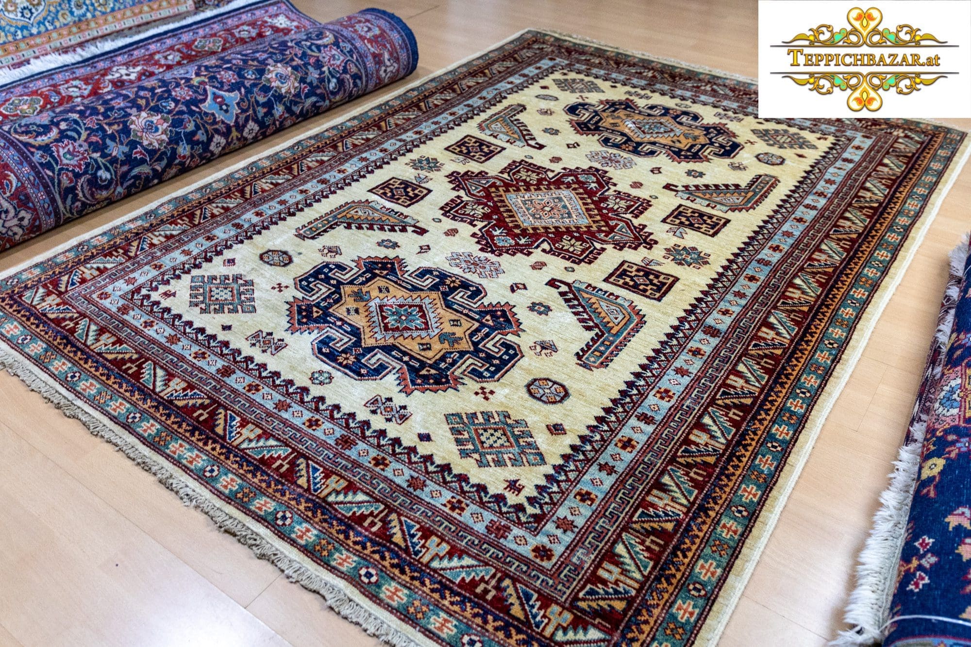 Orientteppich Kazak 199 x 149 cm handgeknüpft (Verkauft)