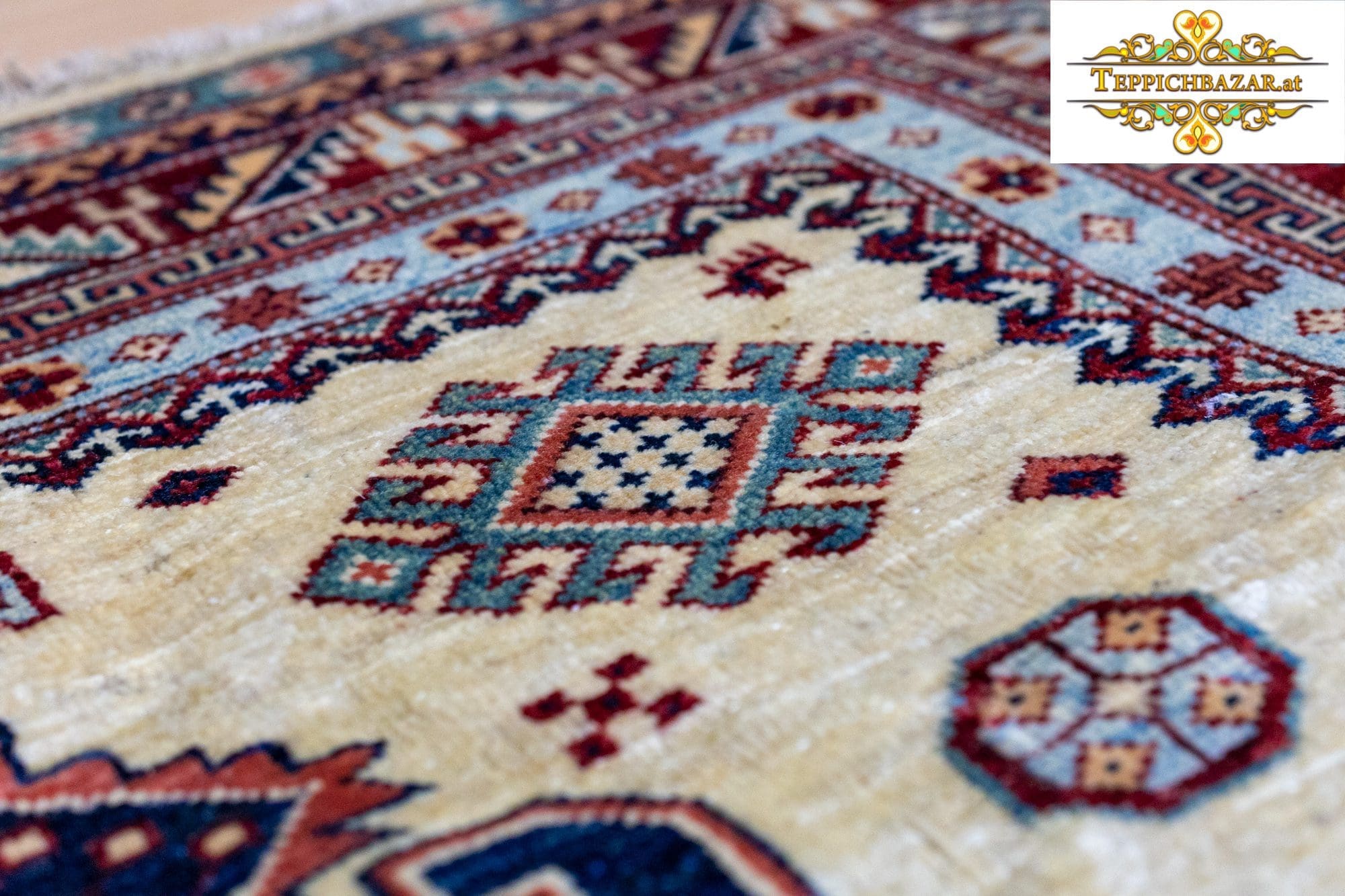 Orientteppich Kazak 199 x 149 cm handgeknüpft (Verkauft)