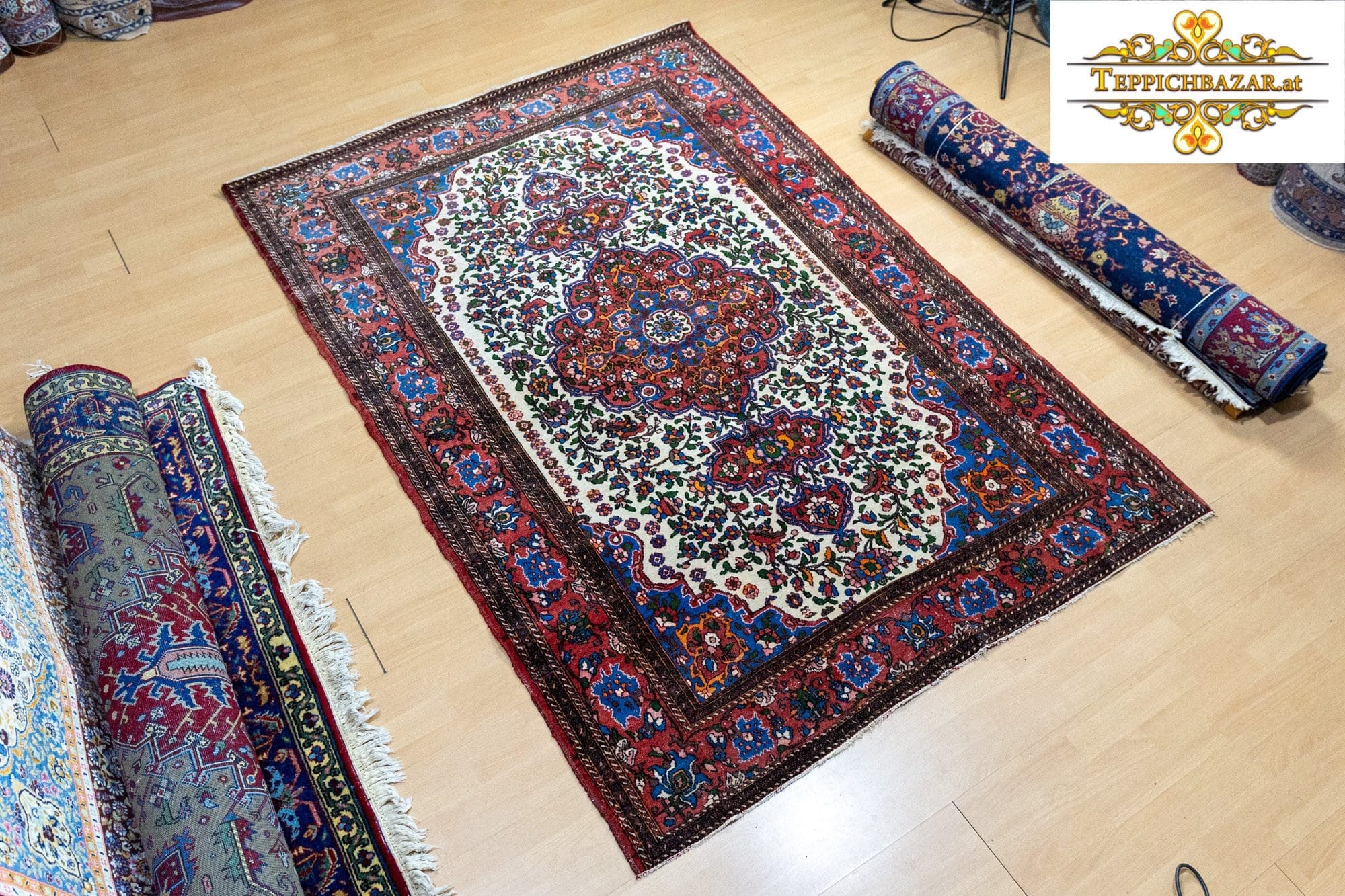 Perserteppich Isfahan 215x145cm Wolle handgeknüpft (Verkauft)