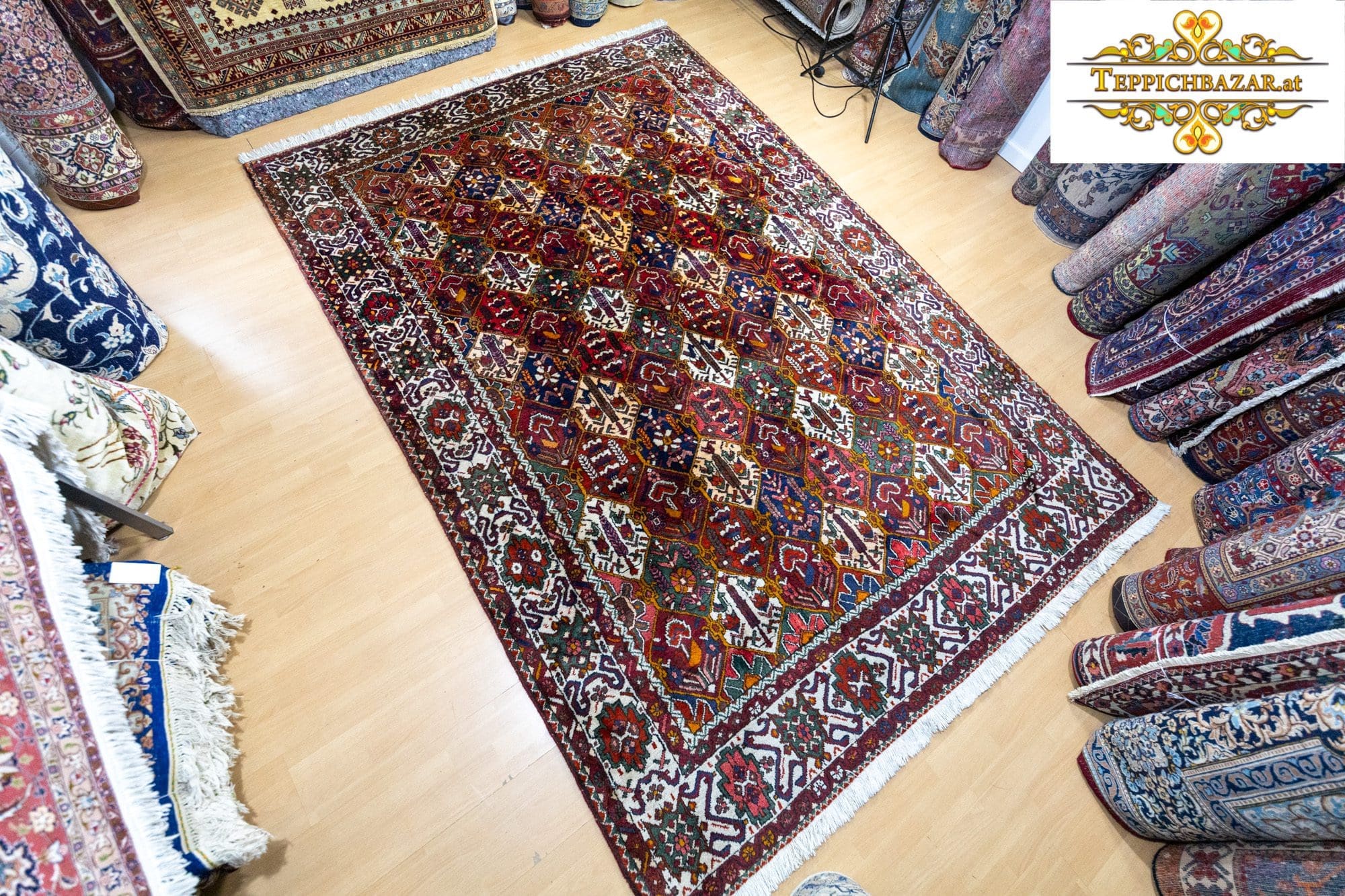 Perserteppich Bachtiar 313 x 215 cm handgeknüpft (Verkauft)