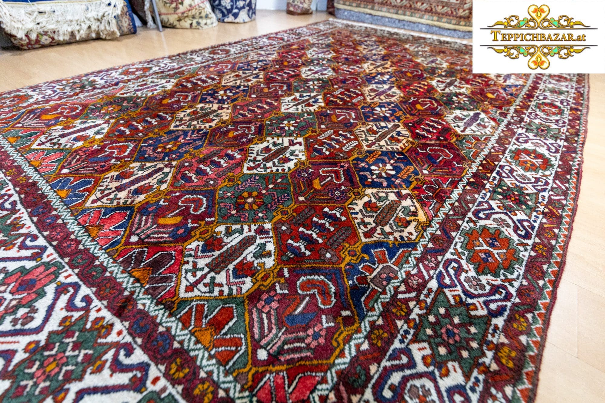 Perserteppich Bachtiar 313 x 215 cm handgeknüpft (Verkauft)