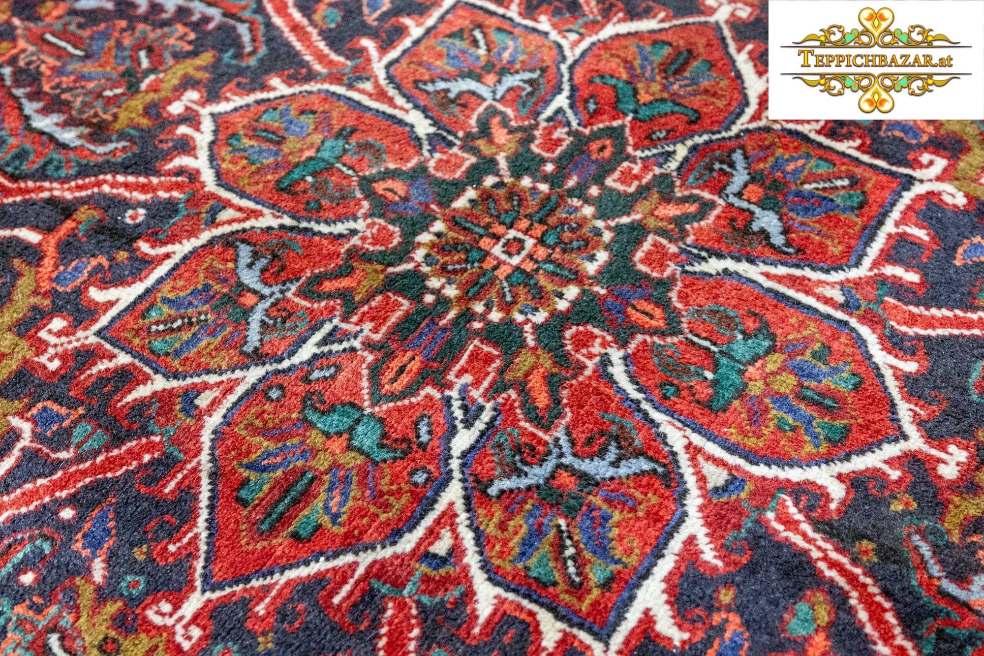 Perserteppich Heriz 328 x 235 cm Wolle handgeknüpft (Verkauft)