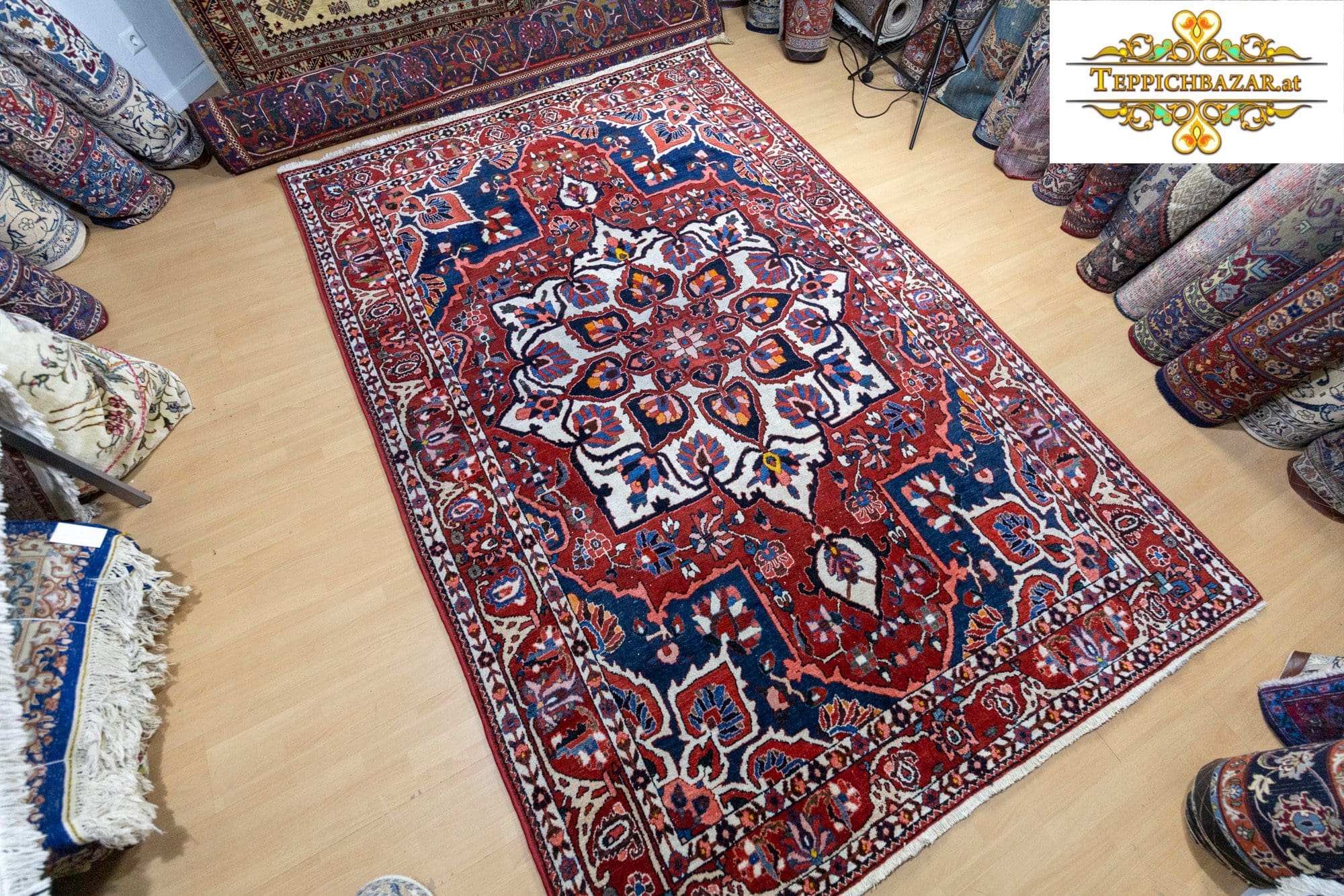 Perserteppich Bachtiari 316 x 213 cm Wolle handgeknüpft