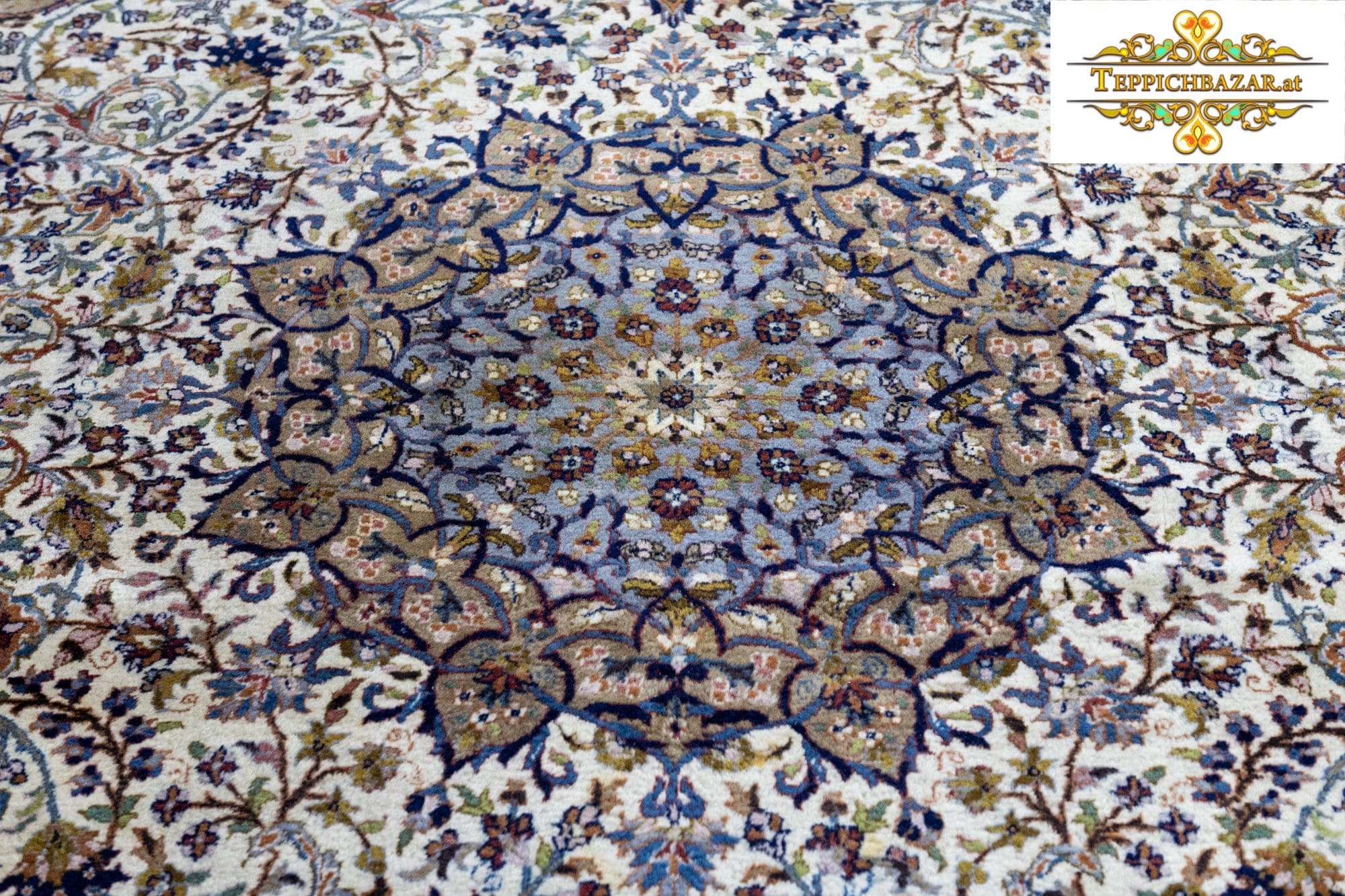 Orientteppich 310 x 215 cm handgeknüpft (Verkauft)