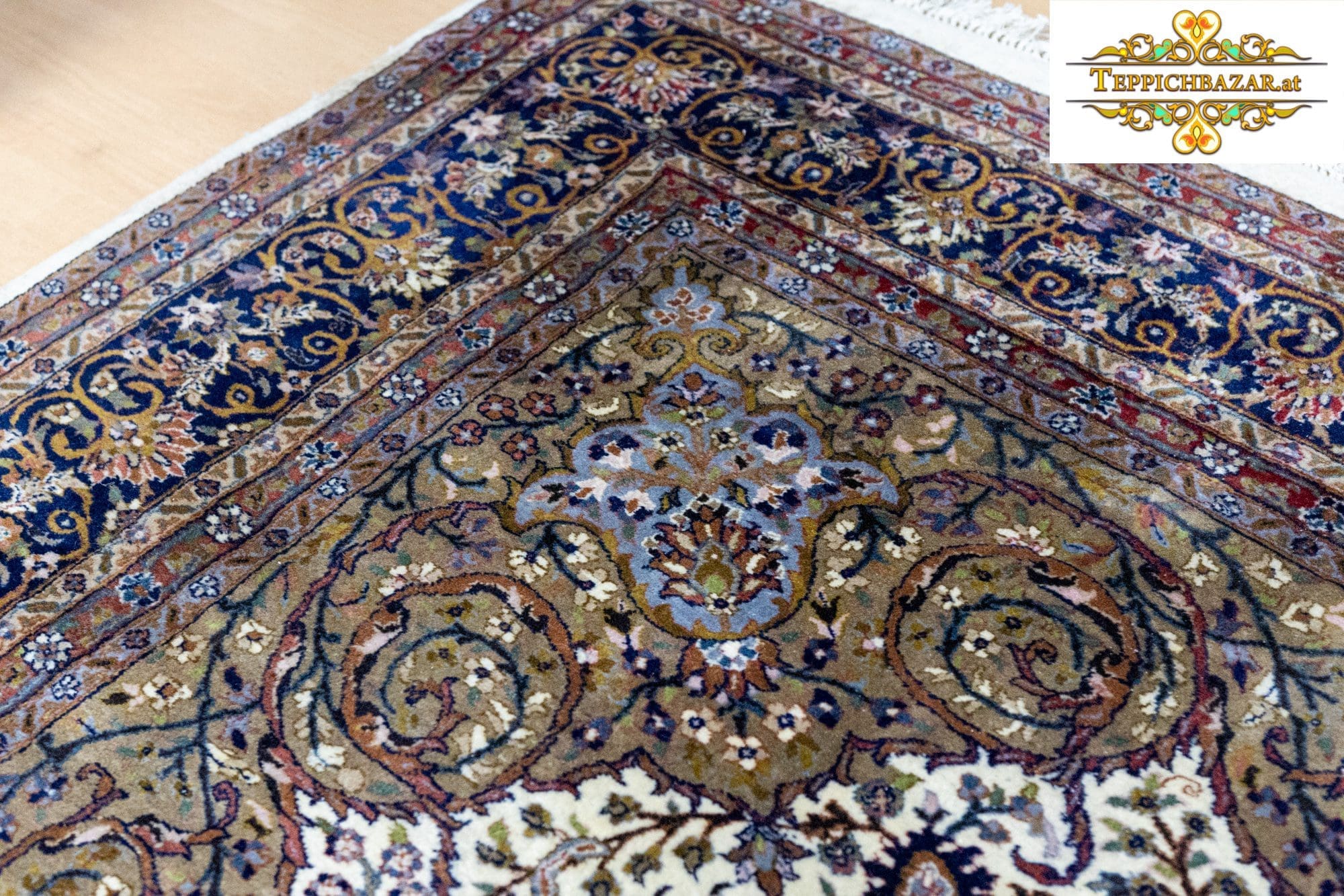 Orientteppich 310 x 215 cm handgeknüpft (Verkauft)