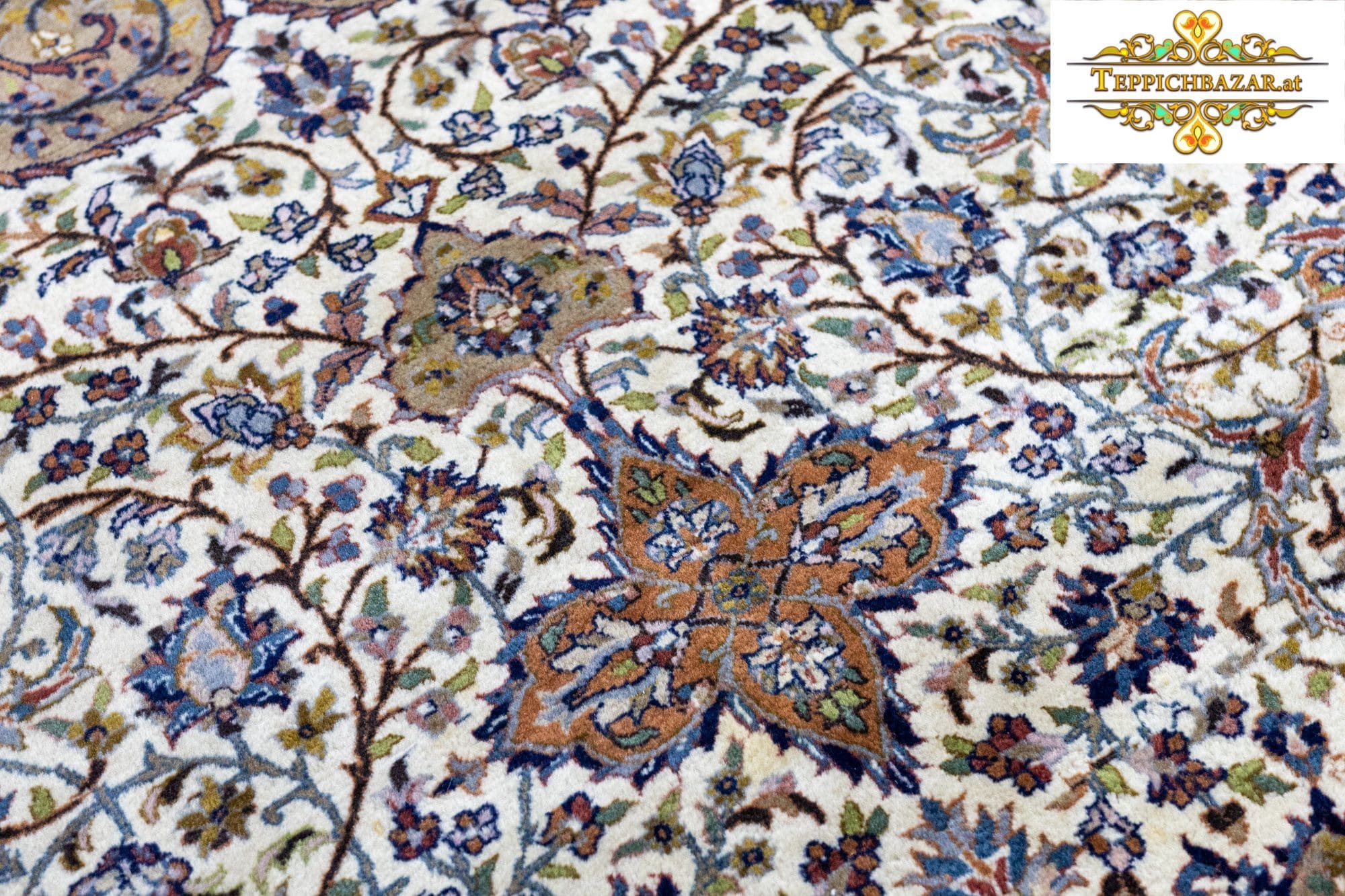 Orientteppich 310 x 215 cm handgeknüpft (Verkauft)