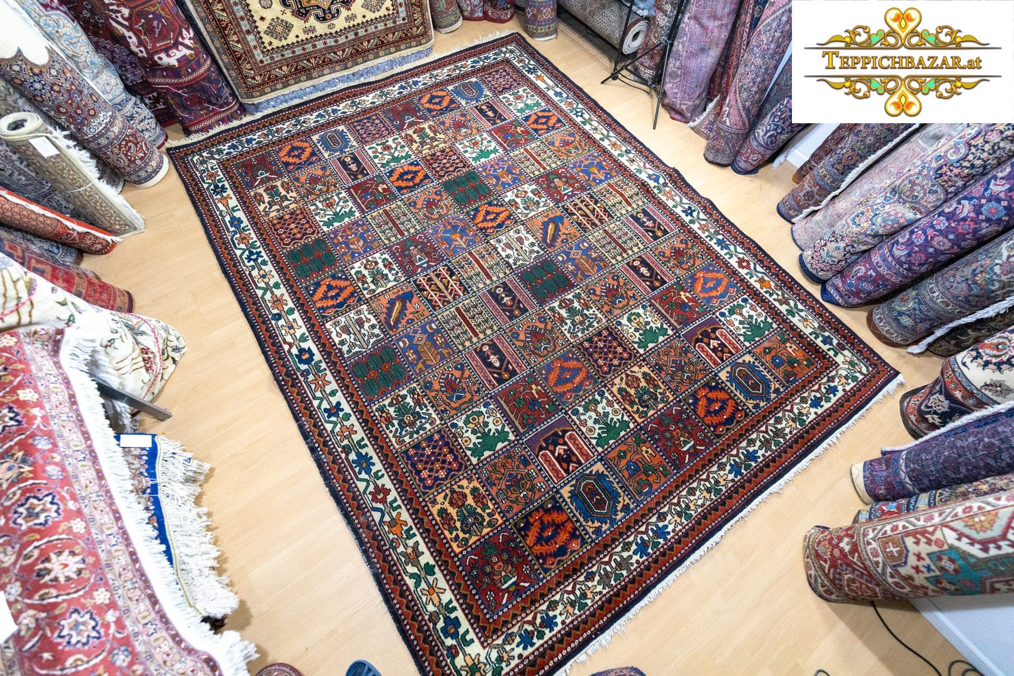Orientteppich Bachtiar 340x255cm Wolle handgeknüpft (Verkauft)