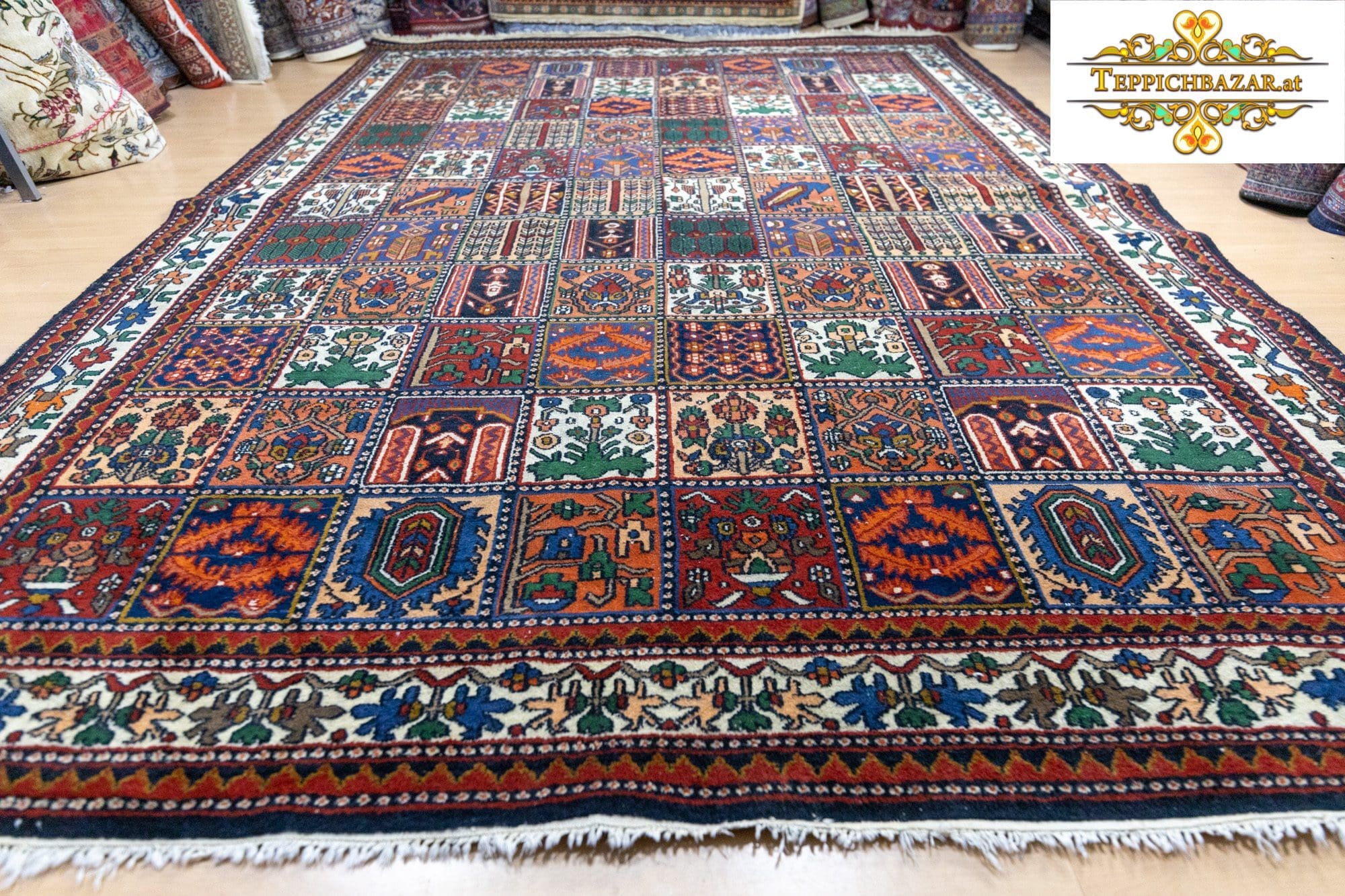 Orientteppich Bachtiar 340x255cm Wolle handgeknüpft (Verkauft)