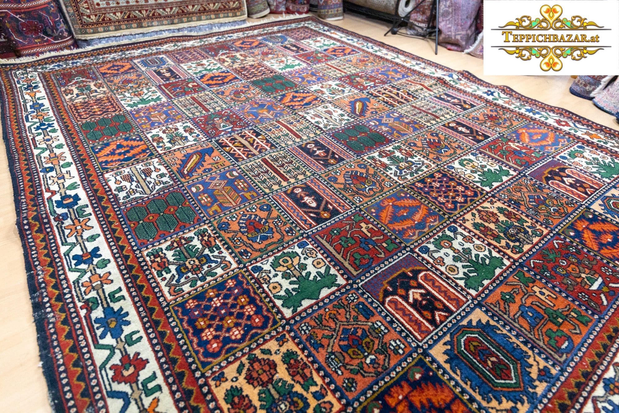 Orientteppich Bachtiar 340x255cm Wolle handgeknüpft (Verkauft)