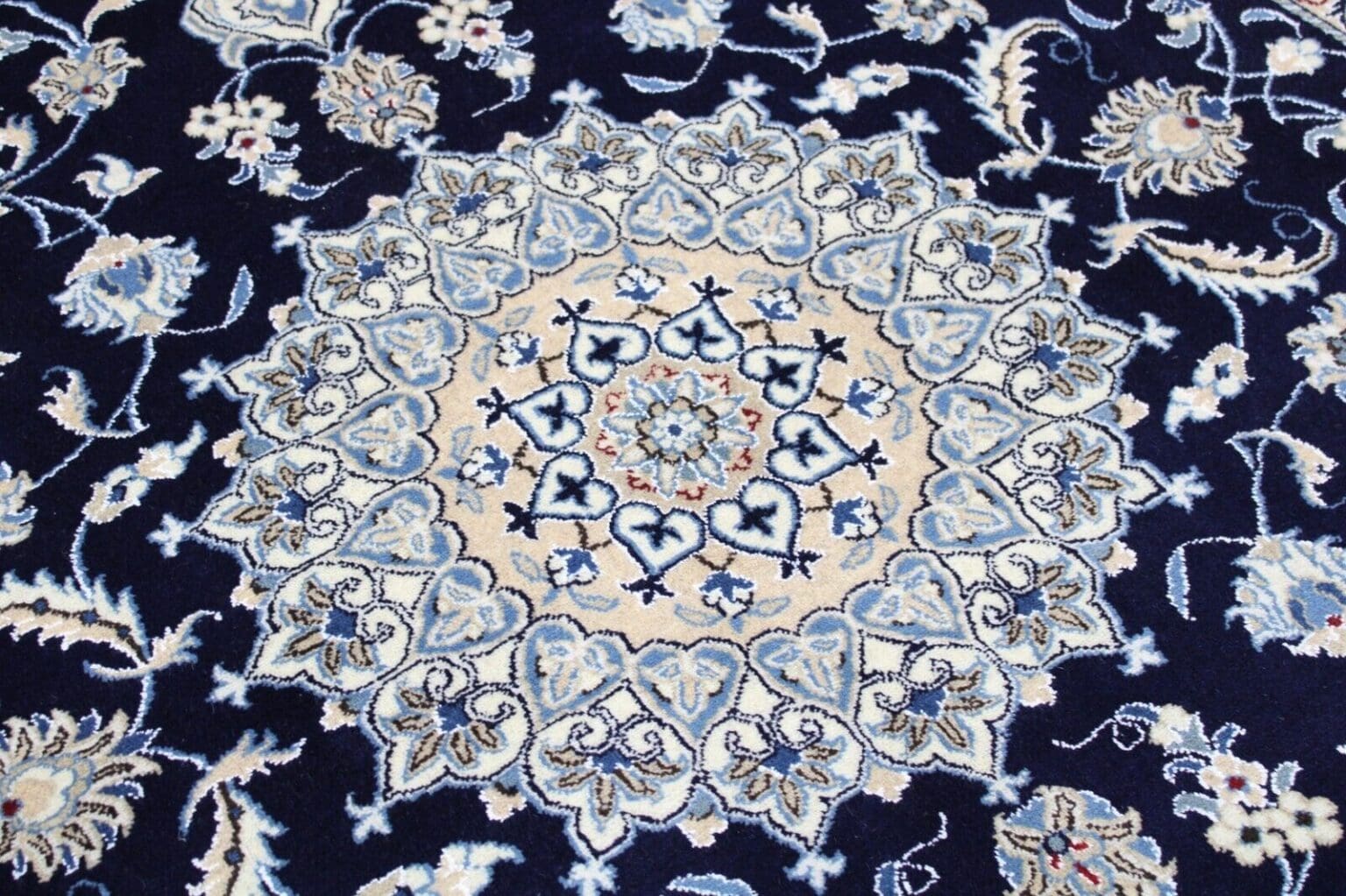 Perserteppich Nain 297 x 200 cm Wolle handgeknüpft