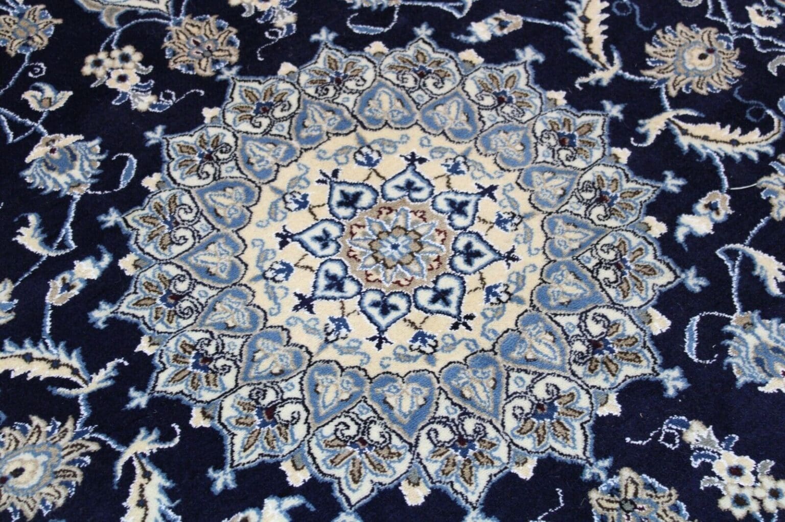 Perserteppich Nain 297 cm x 196 cm Wolle handgeknüpft