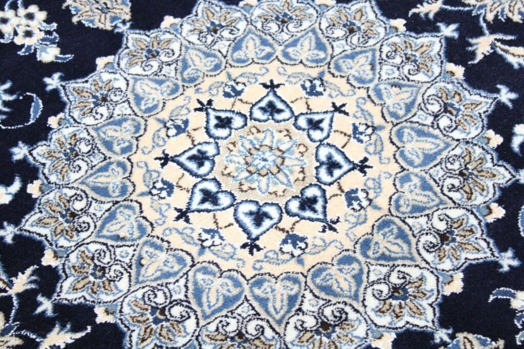 Perserteppich Nain 283 x 193 cm Wolle handgeknüpft