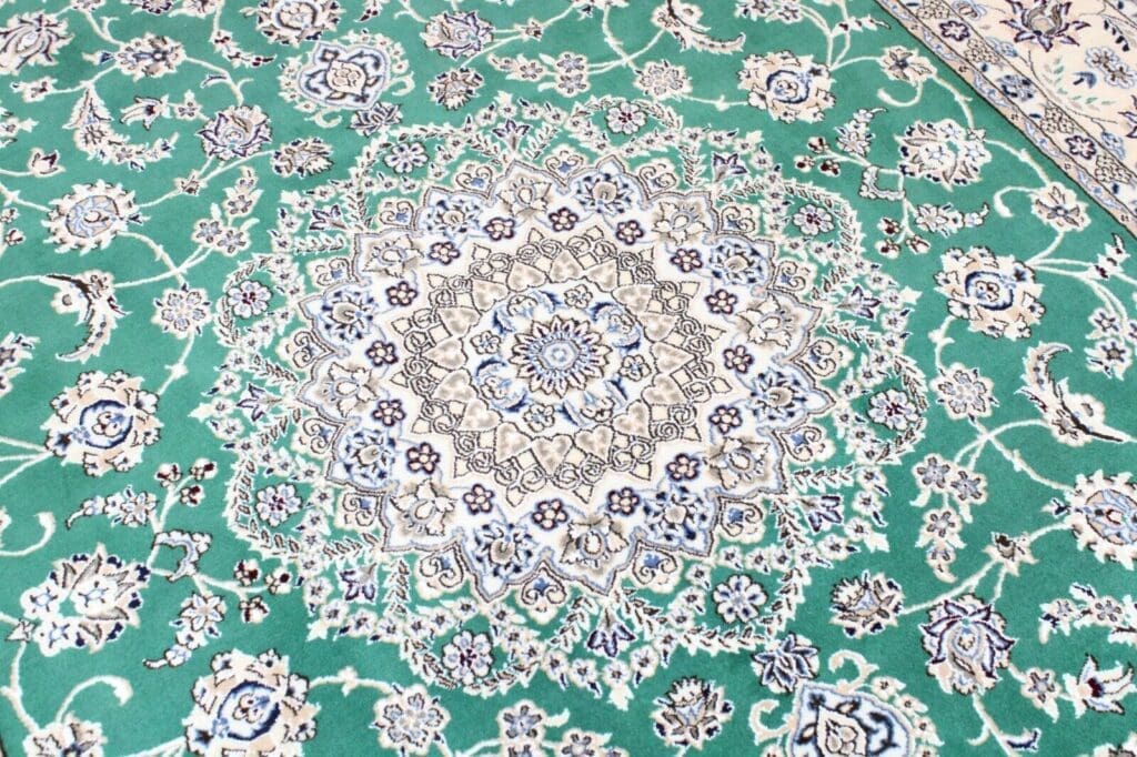 Perserteppich Nain 297 x 203 cm Seide handgeknüpft