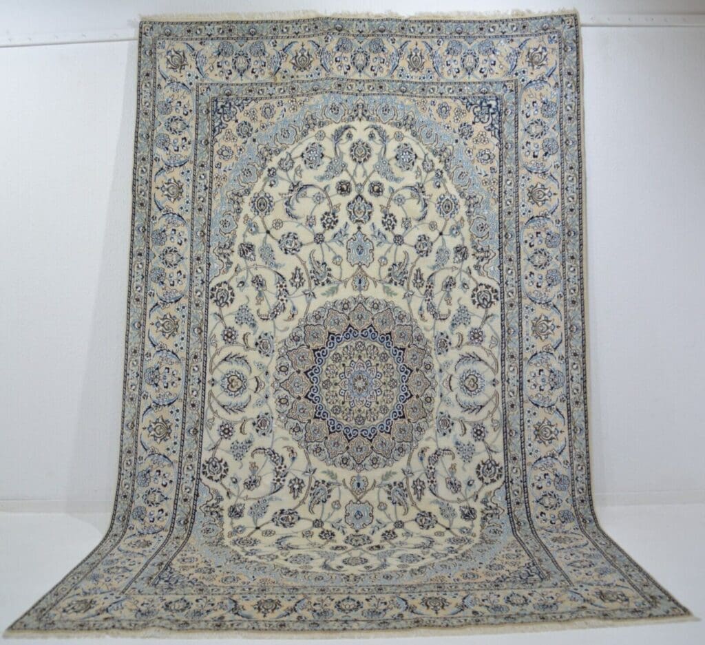 Orientteppich Nain ca. 297 x 190 cm Wolle handgeknupft