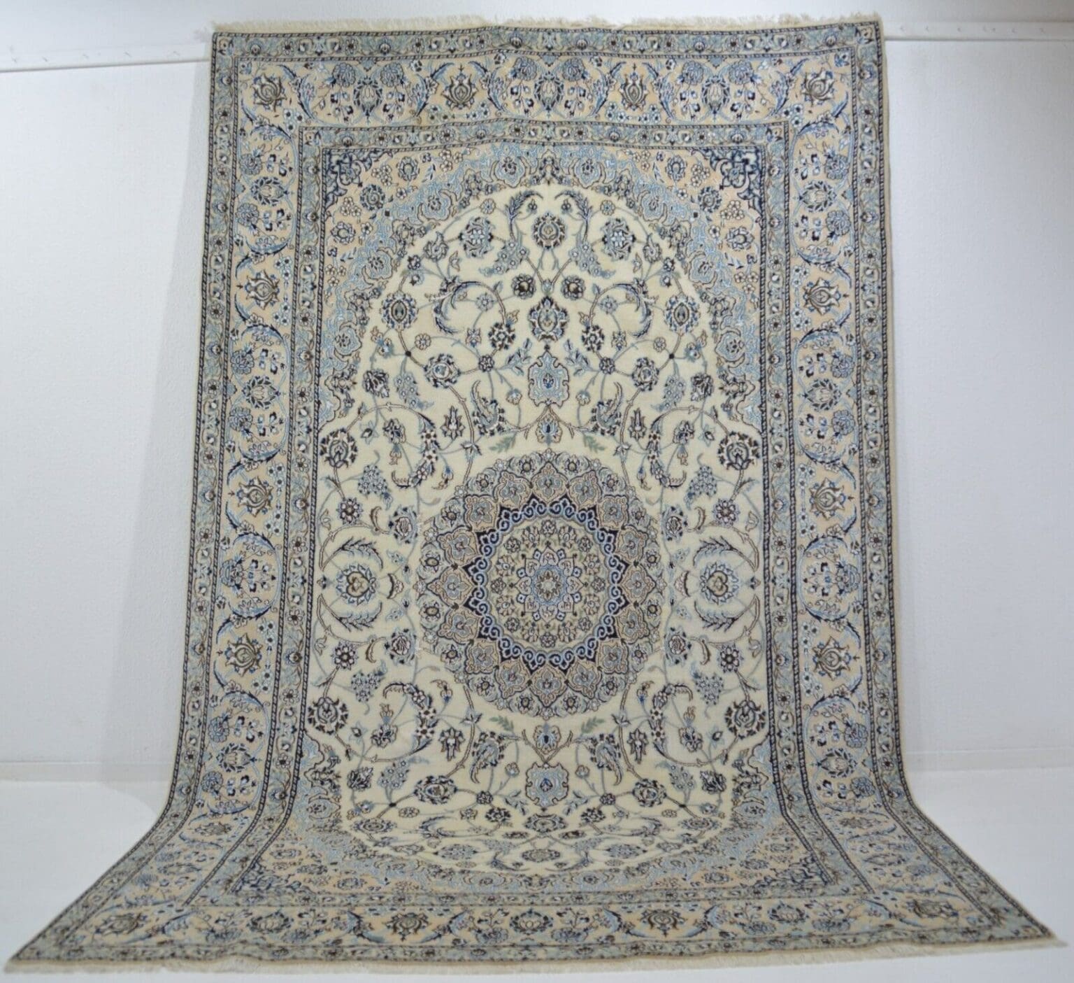 Orientteppich Nain ca. 297 x 190 cm Wolle handgeknupft