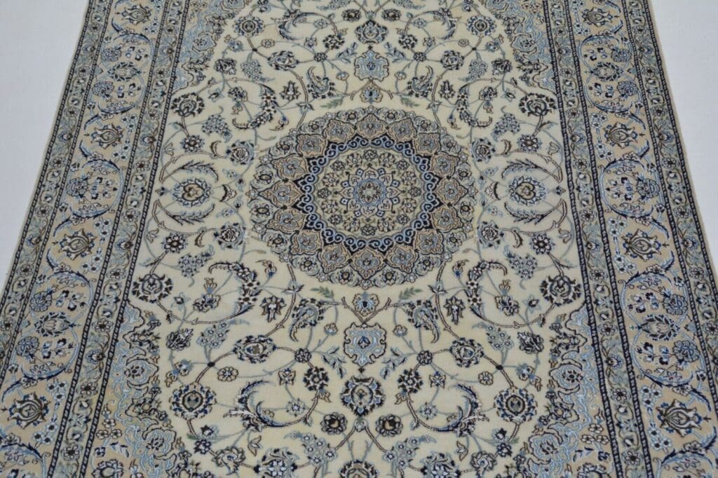 Orientteppich Nain ca. 297 x 190 cm Wolle handgeknupft