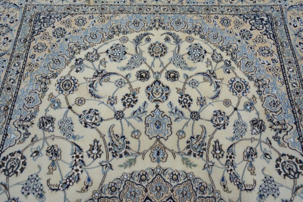 Orientteppich Nain ca. 297 x 190 cm Wolle handgeknupft