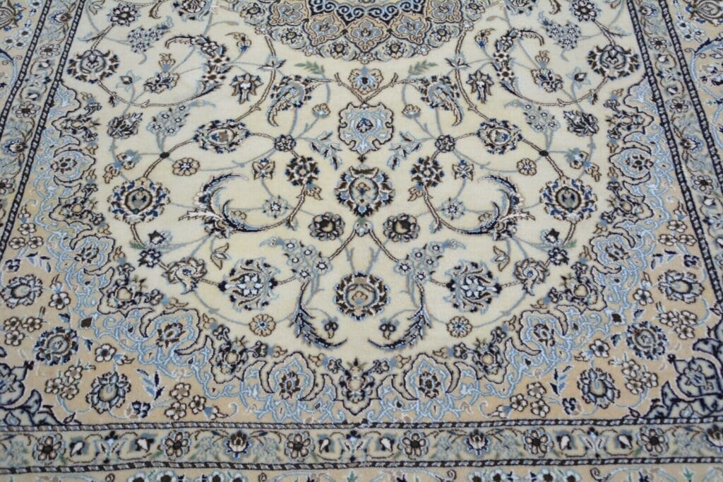 Orientteppich Nain ca. 297 x 190 cm Wolle handgeknupft