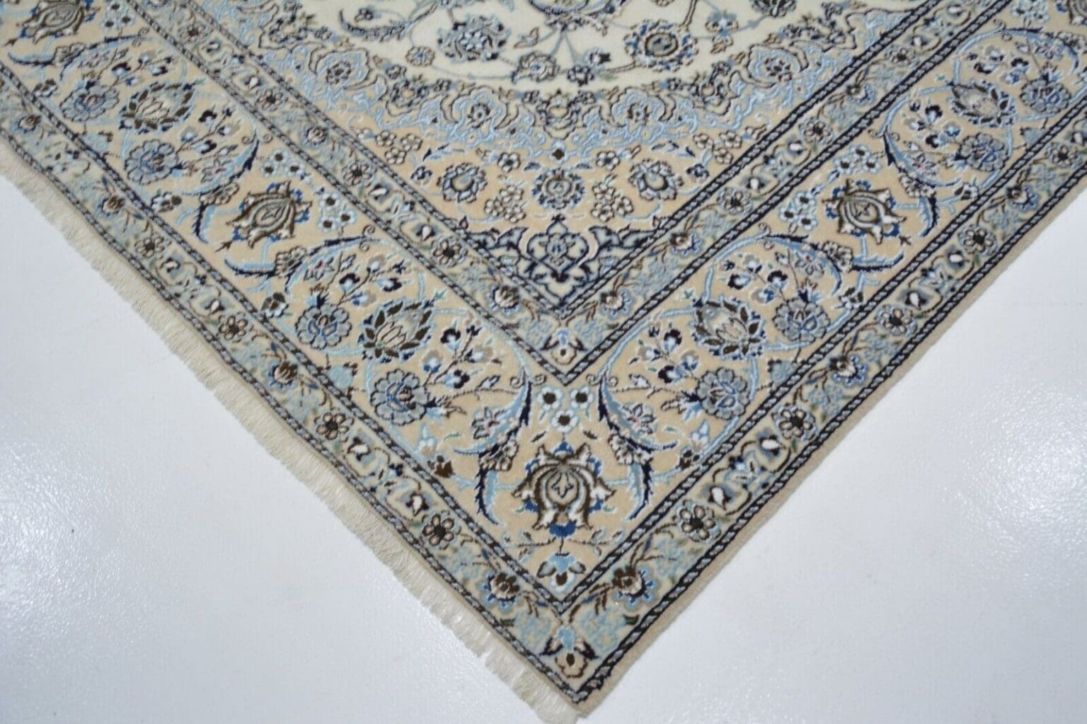 Orientteppich Nain ca. 297 x 190 cm Wolle handgeknupft