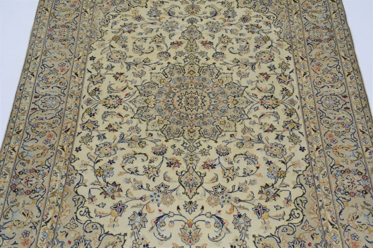 Perserteppich Isfahan 287 x 195 cm Wolle handgeknüpft