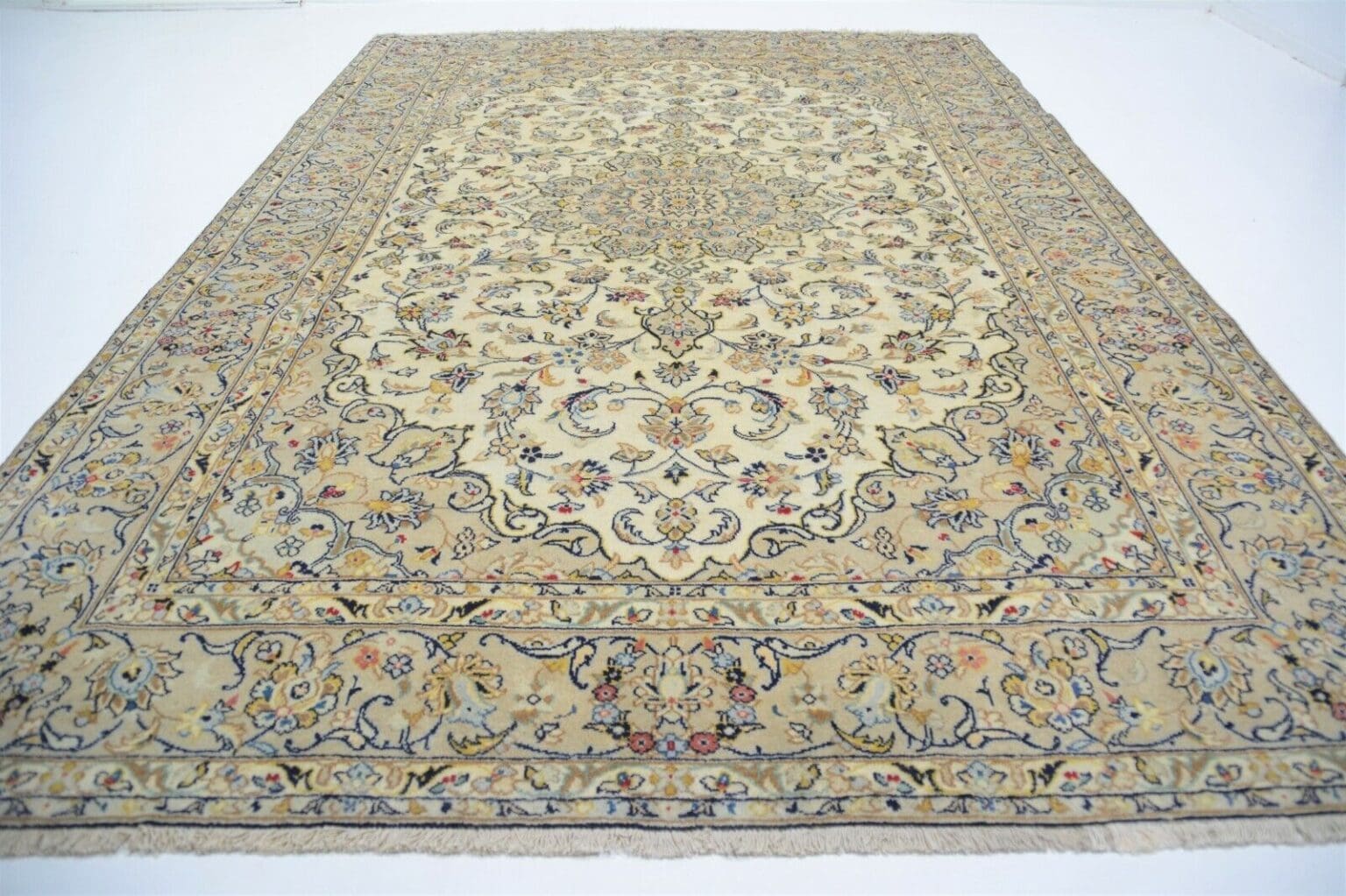 Perserteppich Isfahan 287 x 195 cm Wolle handgeknüpft