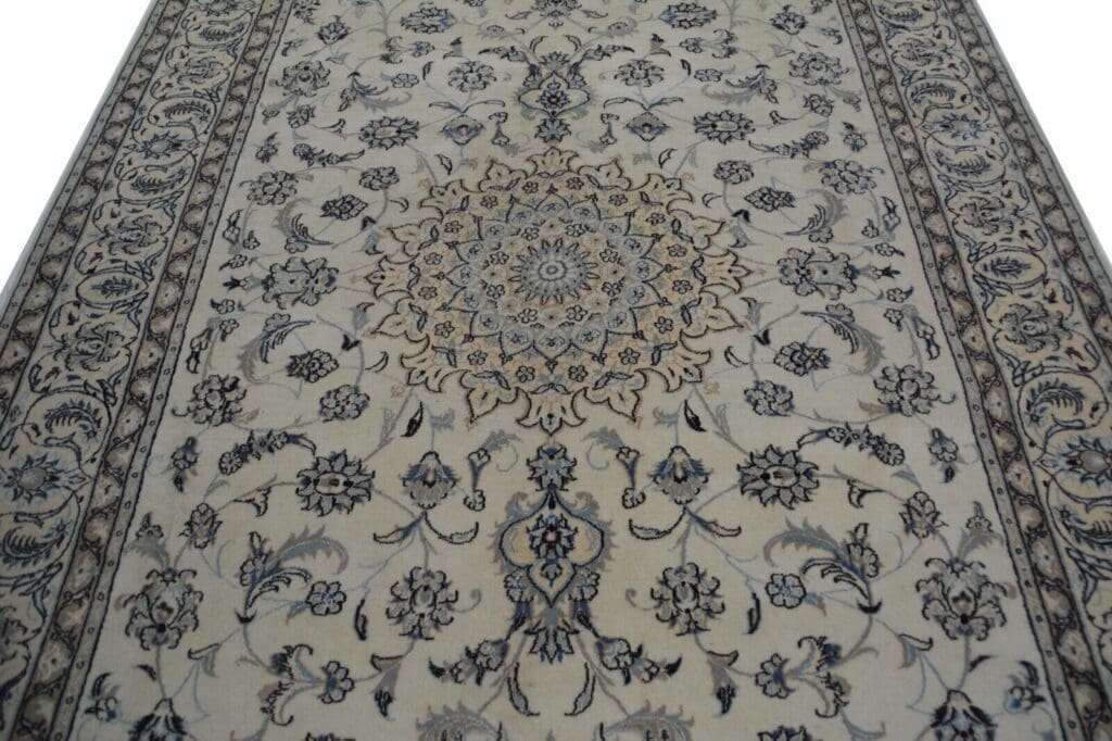 Perserteppich Nain ca 341 x 248 cm Wolle handgeknüpft