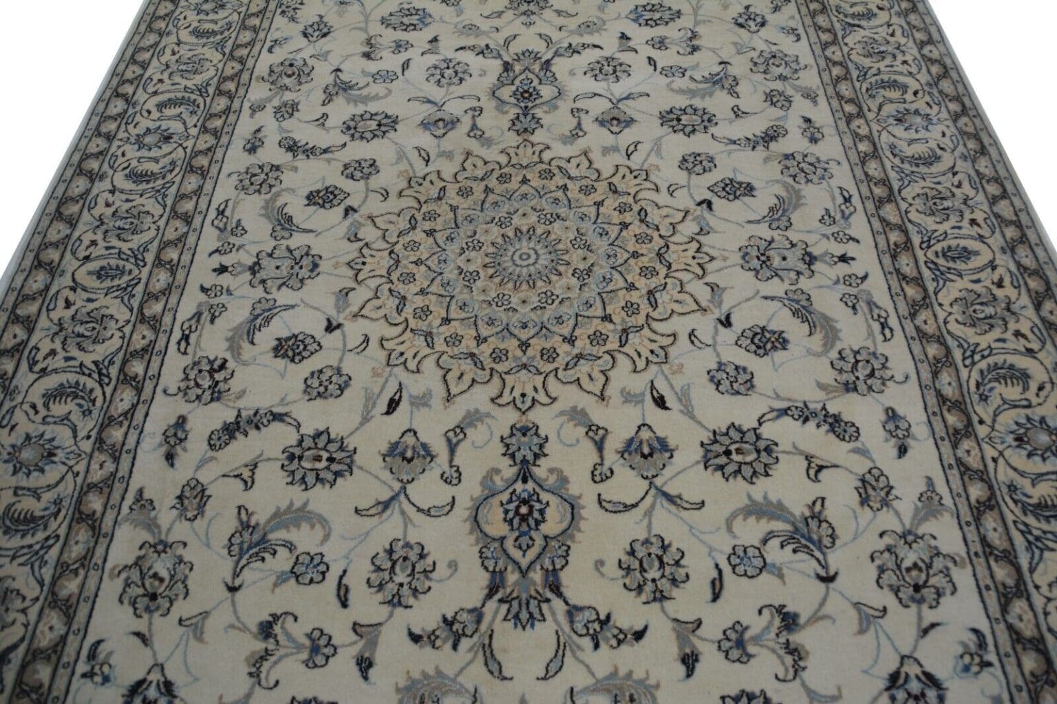 Perserteppich Nain ca 341 x 248 cm Wolle handgeknüpft