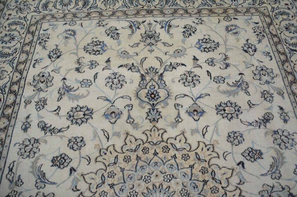 Perserteppich Nain ca 341 x 248 cm Wolle handgeknüpft