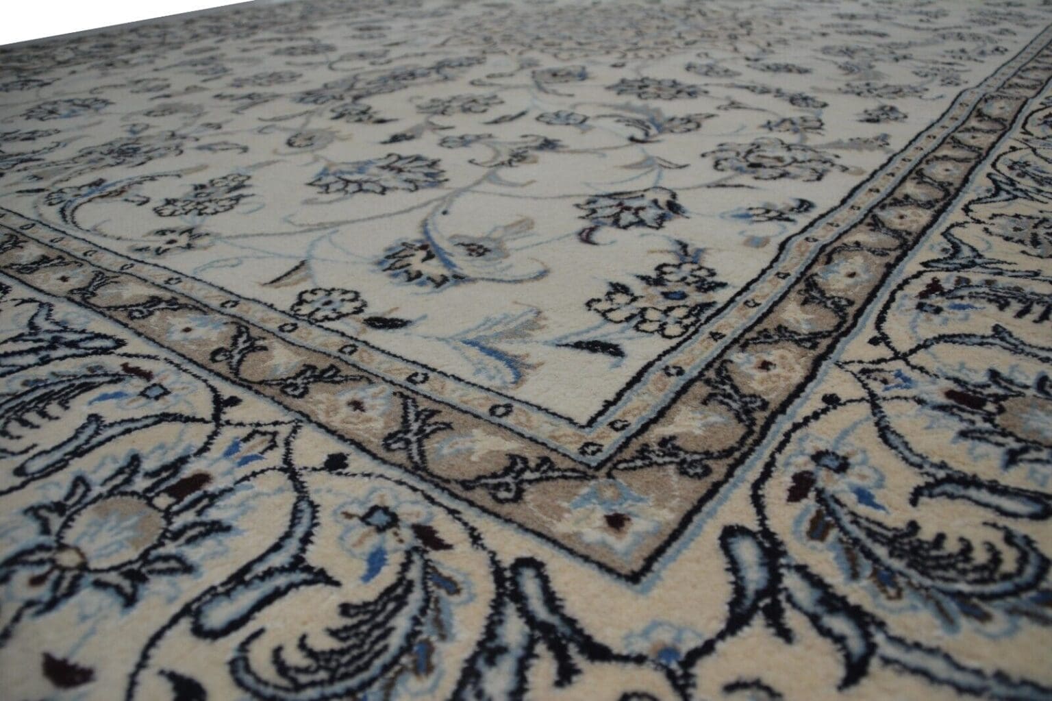 Perserteppich Nain ca 341 x 248 cm Wolle handgeknüpft