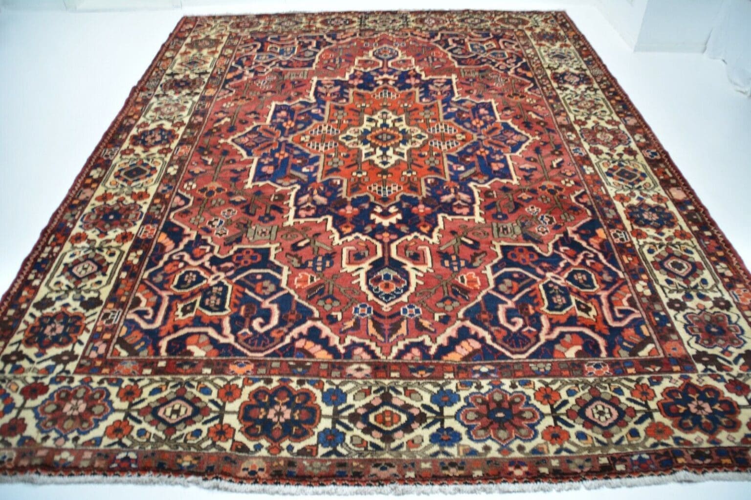 Perserteppich Heriz ca 374 x 300 cm Wolle handgeknüpft
