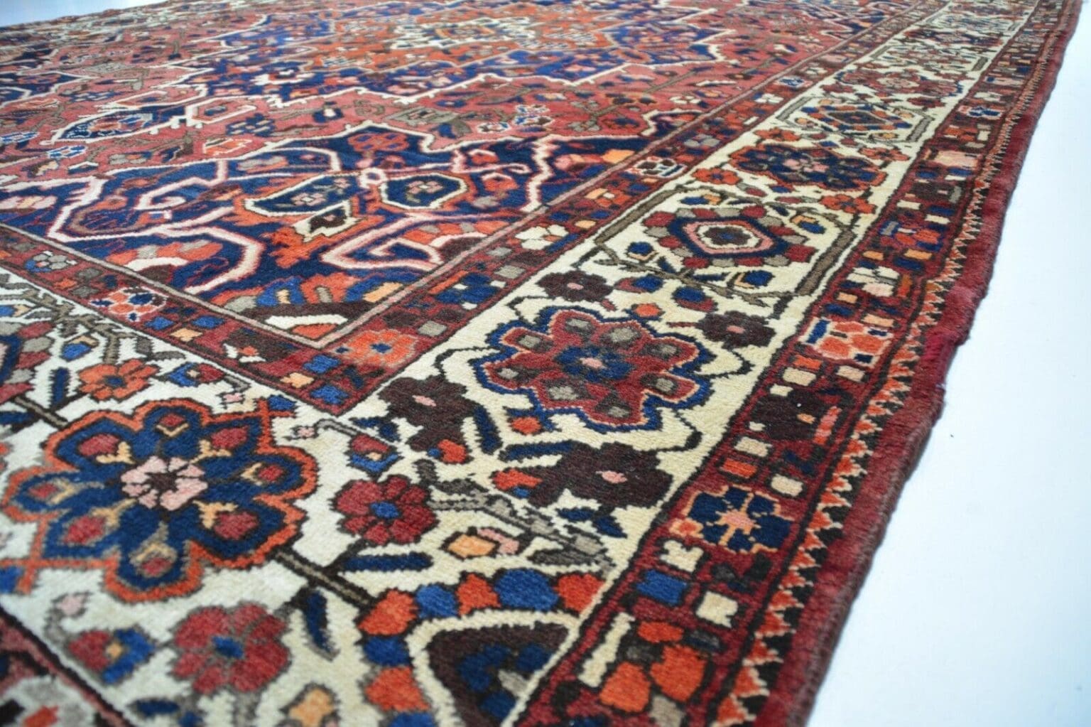 Perserteppich Heriz ca 374 x 300 cm Wolle handgeknüpft