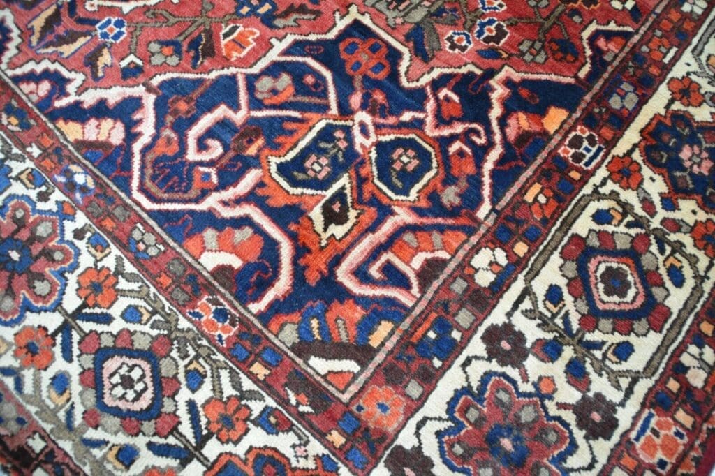 Perserteppich Heriz ca 374 x 300 cm Wolle handgeknüpft