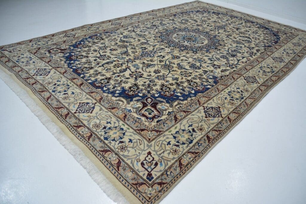 Perserteppich Nain 310 x 194 cm Wolle handgeknüpft
