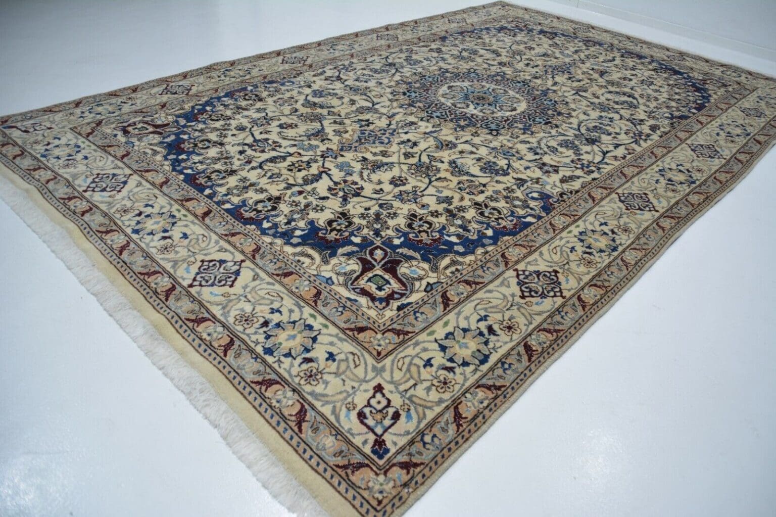 Perserteppich Nain 310 x 194 cm Wolle handgeknüpft