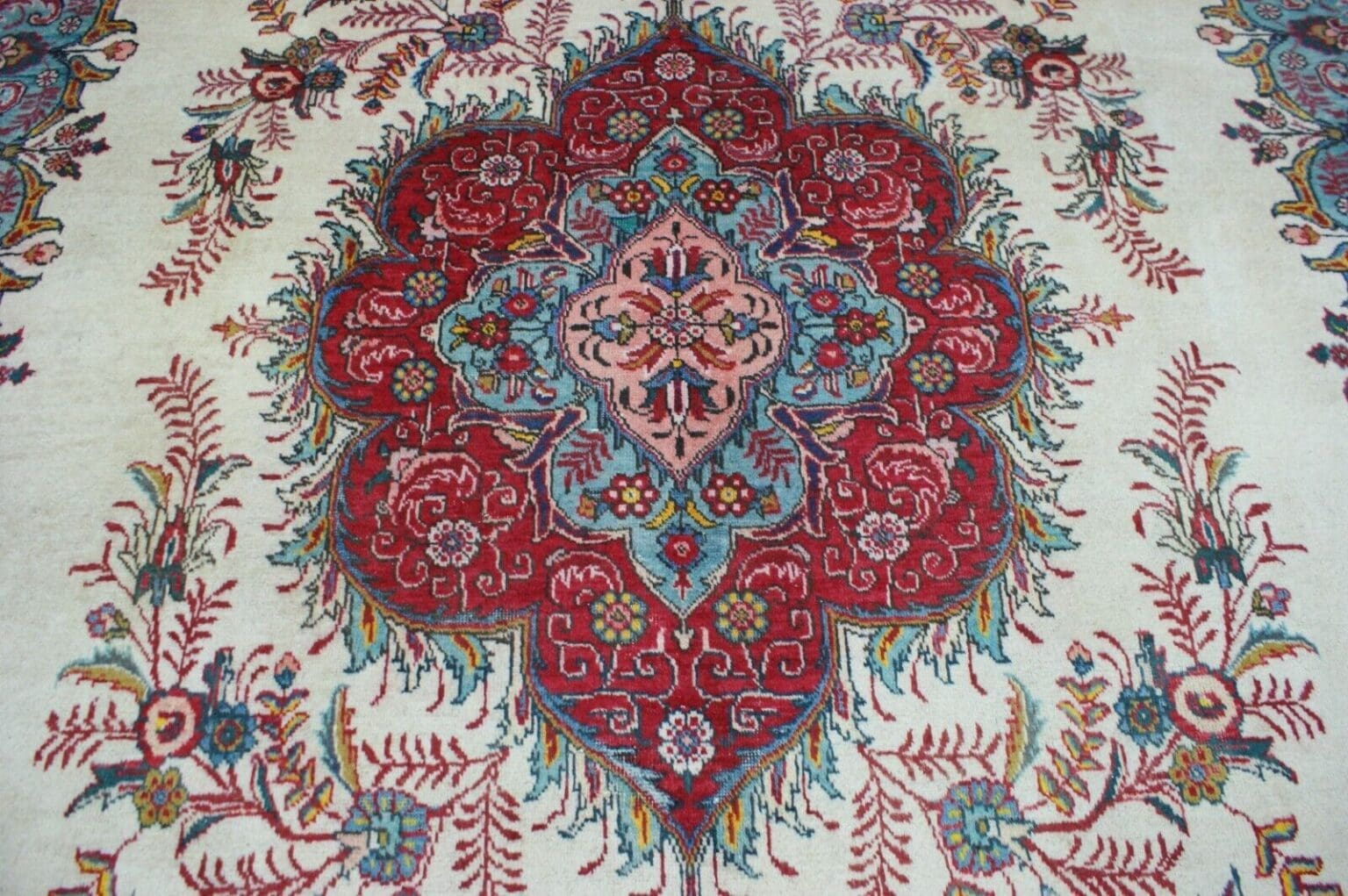 Perserteppich Tabriz ca. 350 x 245 cm Wolle handgeknüpft
