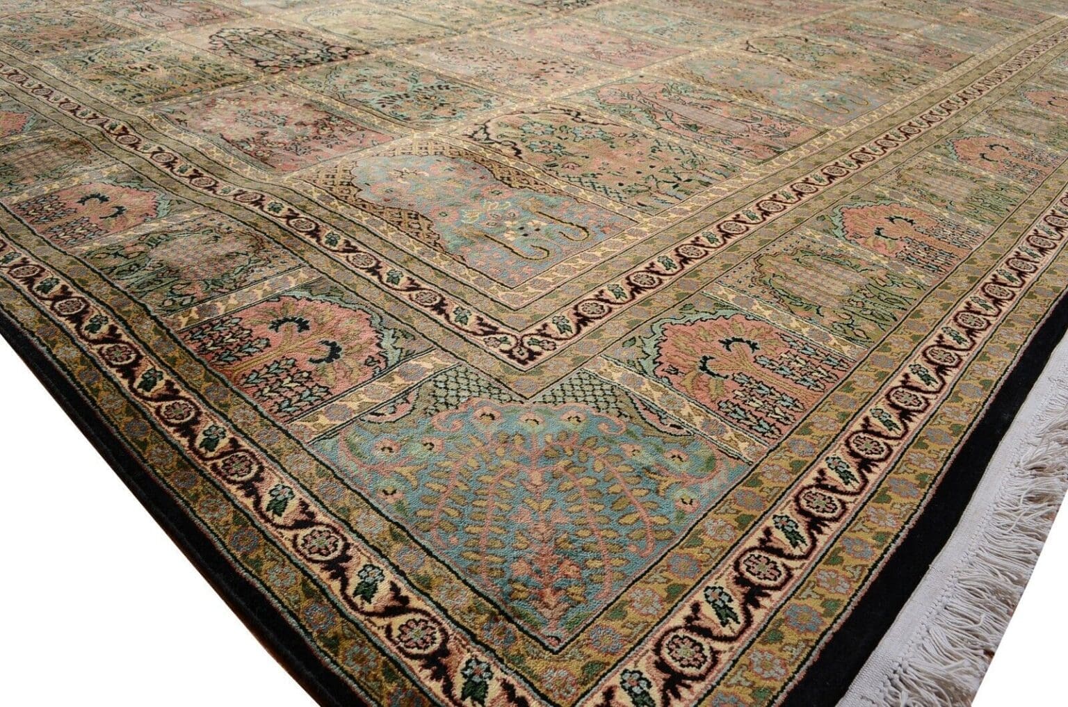 h1-handgeknupfter-orientteppich-in-ubergrobe-mit-feldermotiv-kashmir-552-x-5 Orientteppich Kashmir 552 x 357 cm Viskose handgeknüpft