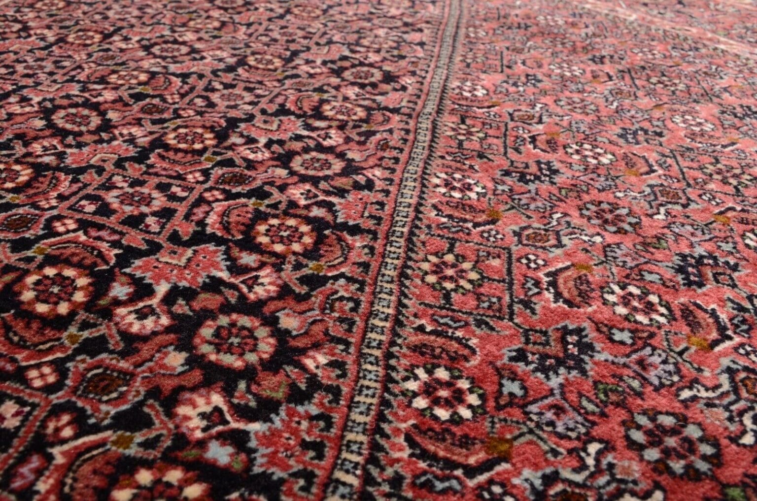 h1-handgeknupfter-perserteppich-bidjar-boukan-im-quadratischen-format-288-x-5 Perserteppich Bidjar Boukan 288 x 247 cm Wolle handgeknüpft