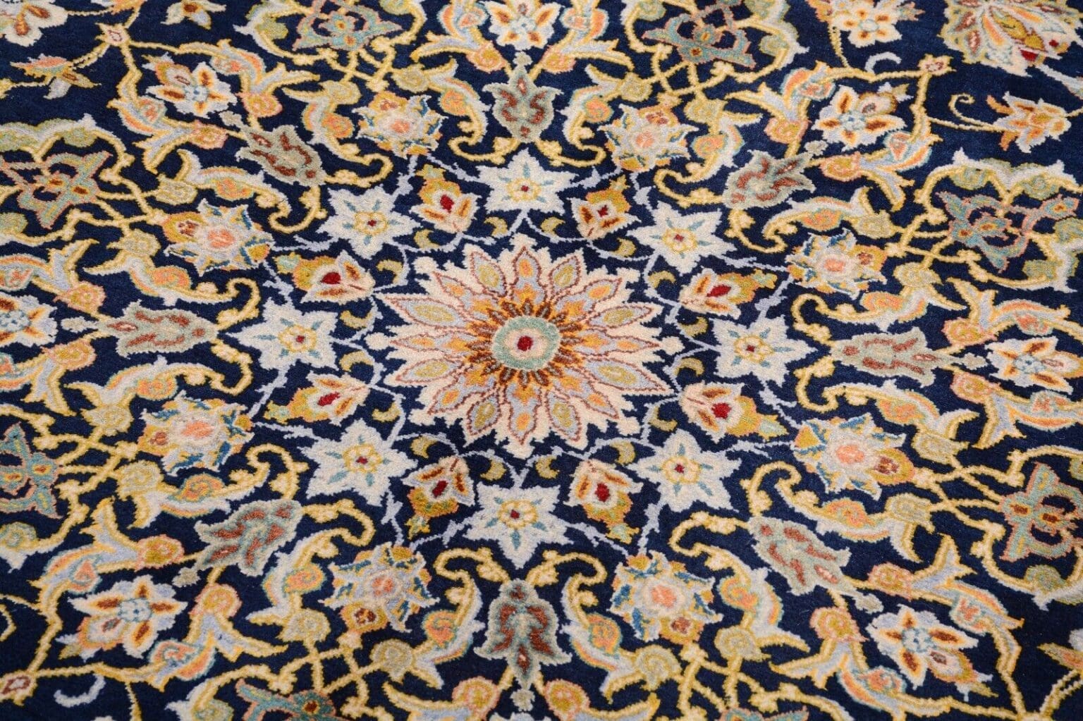 Perserteppich Kashan 391 x 300 cm Wolle handgeknüpft