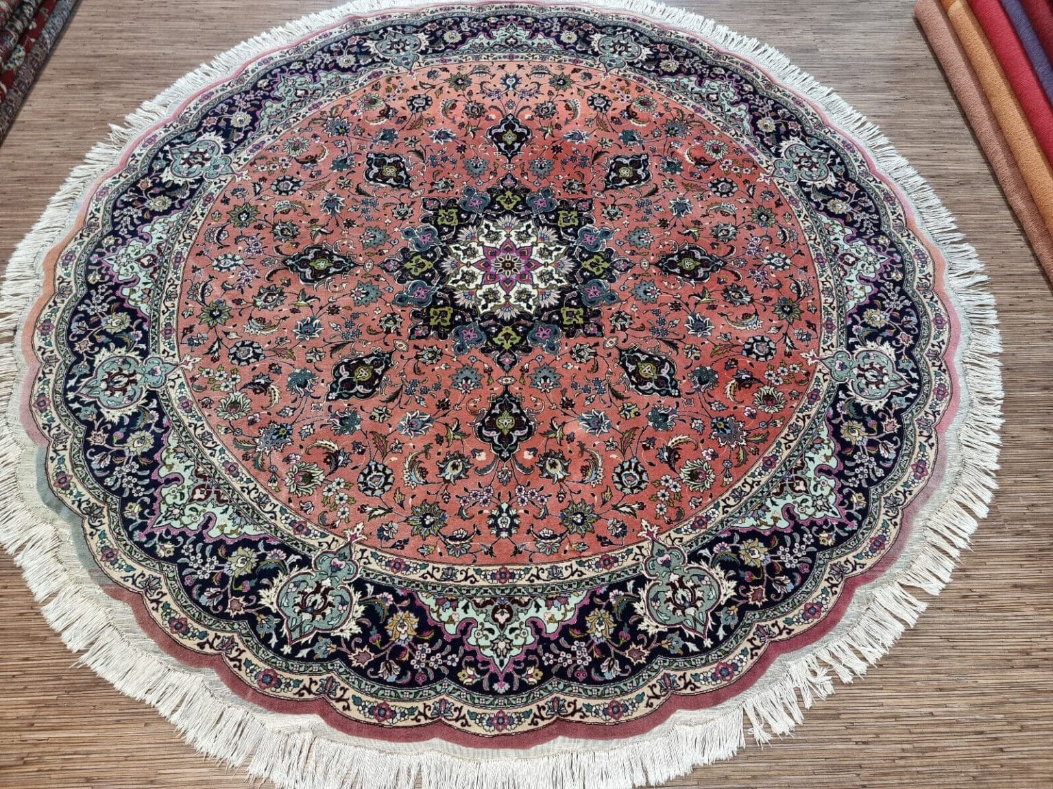 h1-221141-wunderschoner-original-persischer-tabriz-teppich-rund Perserteppich Täbriz 256 cm Korkwolle handgeknüpft (Verkauft)