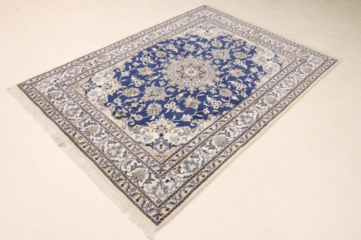 Perserteppich Nain 215x153 cm Wolle handgeknüpft