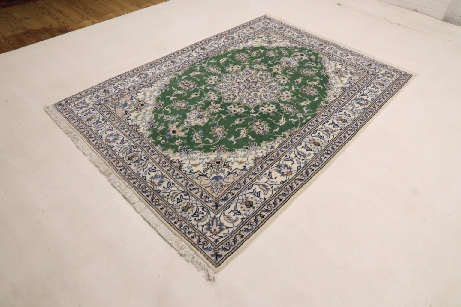 Perserteppich Nain 234 x 165 cm Wolle handgeknüpft
