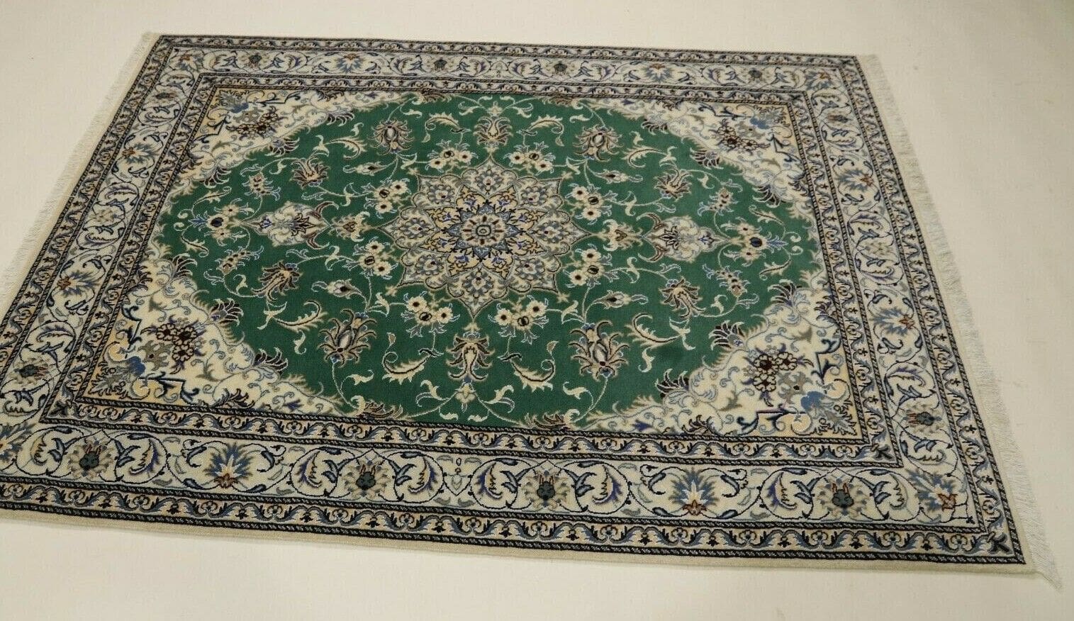 Perserteppich Nain 237 x 168 cm Schurwolle handgeknüpft